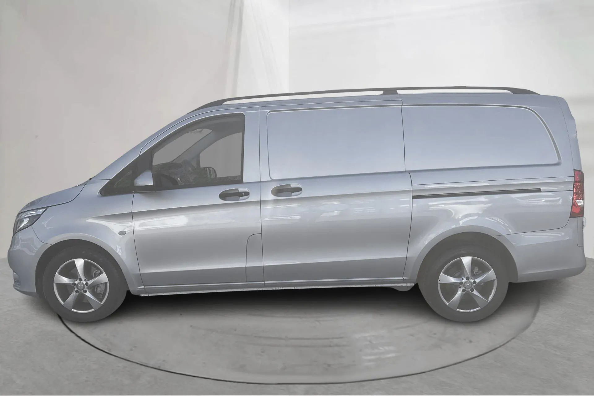 Presentation photo 2 of 17: Mercedes Vito 119 BlueTEC 4MATIC W640 (190hk) - 268 130 km - Automatic - silver - 2016
