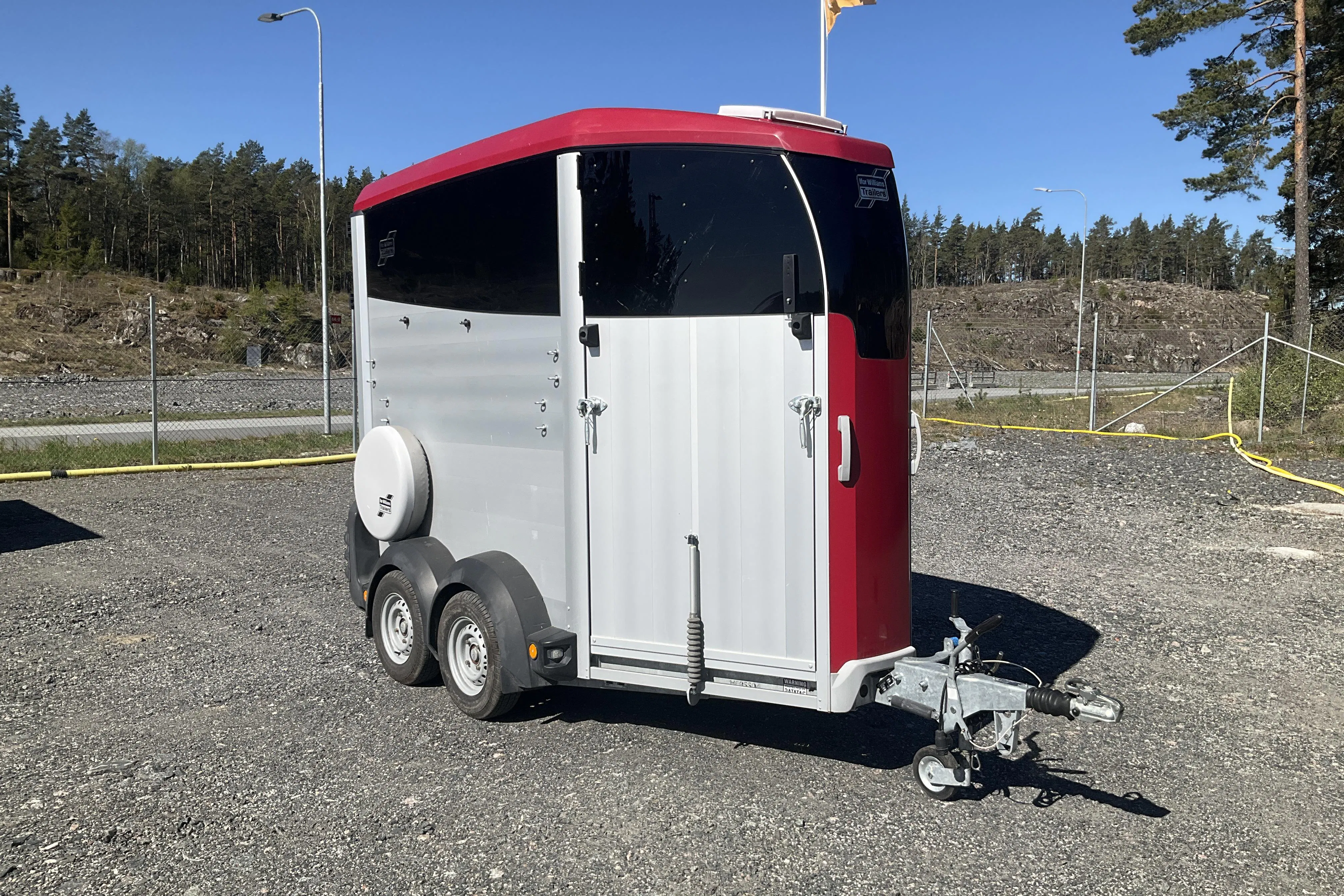 Presentation photo 1 of 18: Ifor Williams HBX 403 Hästsläpvagn - 0 km - red - 2022