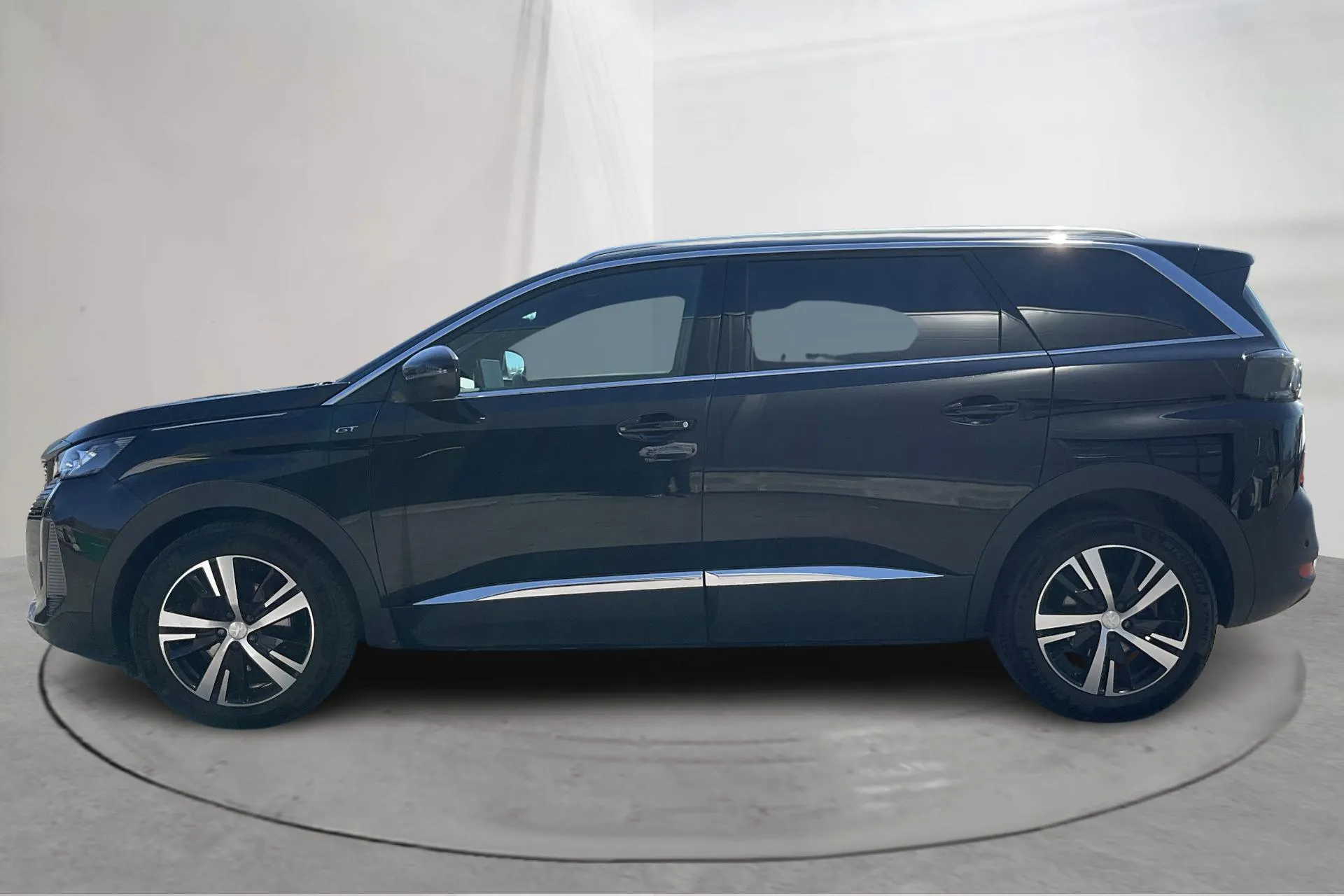 Presentationsfoto 2 av 18: Peugeot 5008 1.2 PureTech (130hk) - 3 739 mil - Automat - svart - 2024