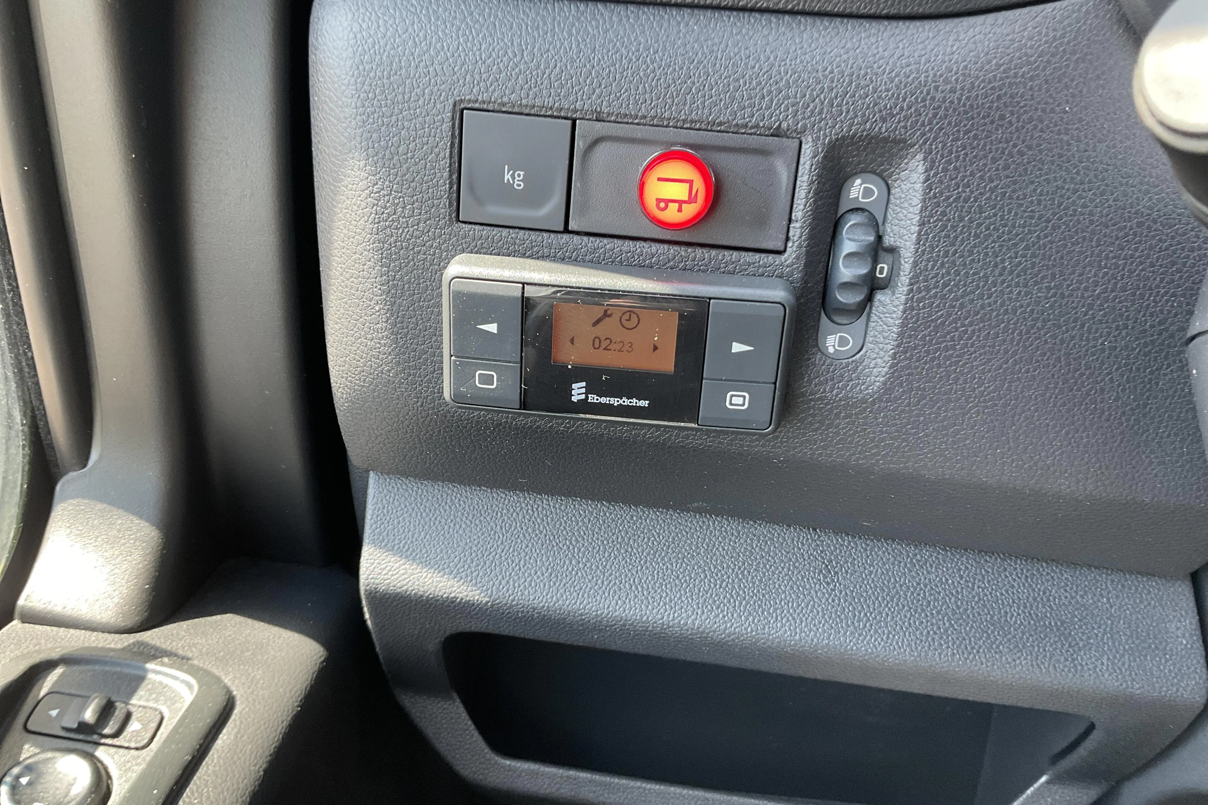 Presentationsfoto 15 av 15: Nissan NV400 2.3 dCi 2WD (180hk) - 12 103 mil - Automat - vit - 2021
