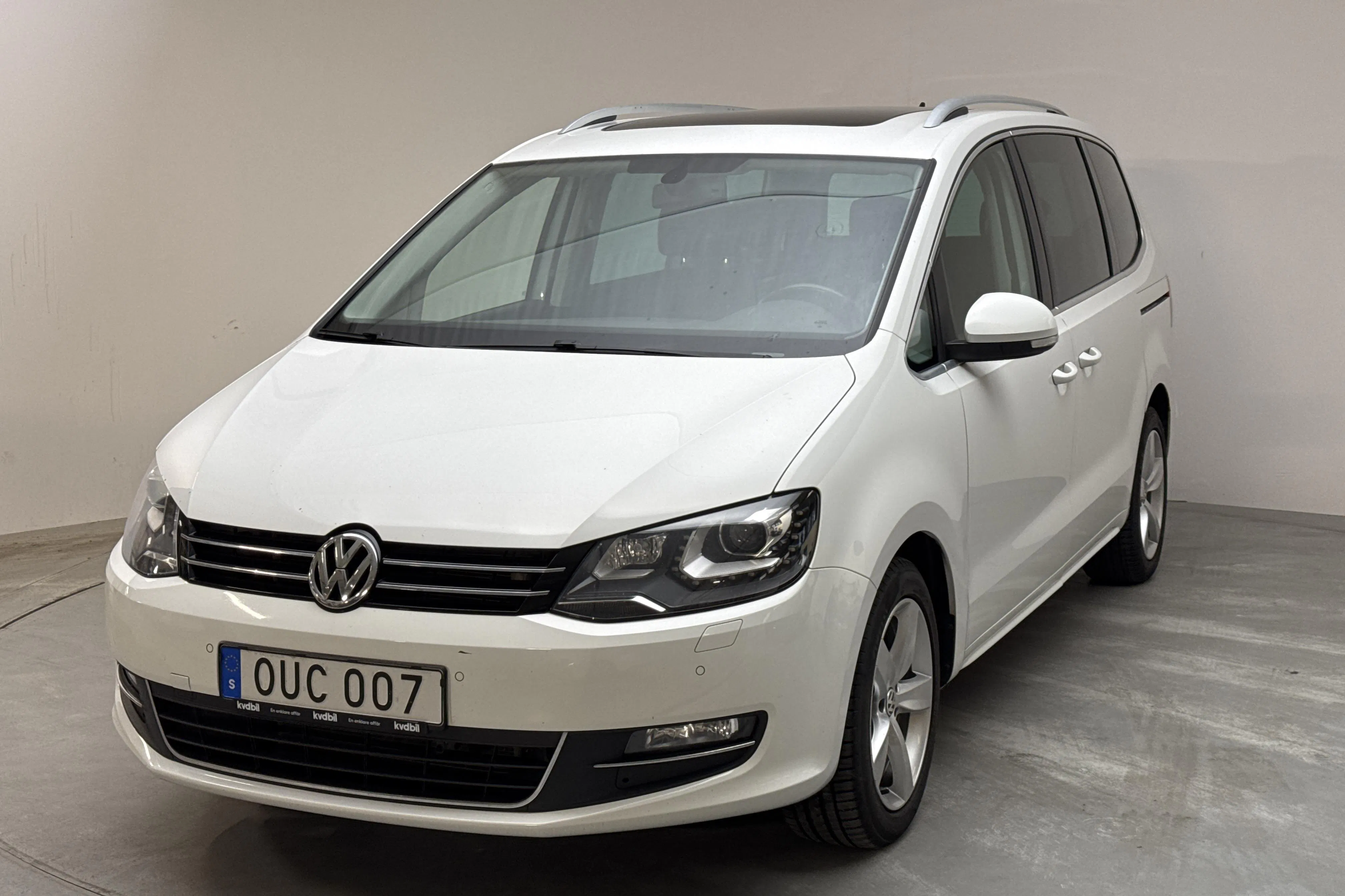 Presentation photo 1 of 16: VW Sharan 2.0 TDI BlueMotion Technology (177hk) - 152 660 km - Automatic - white - 2015