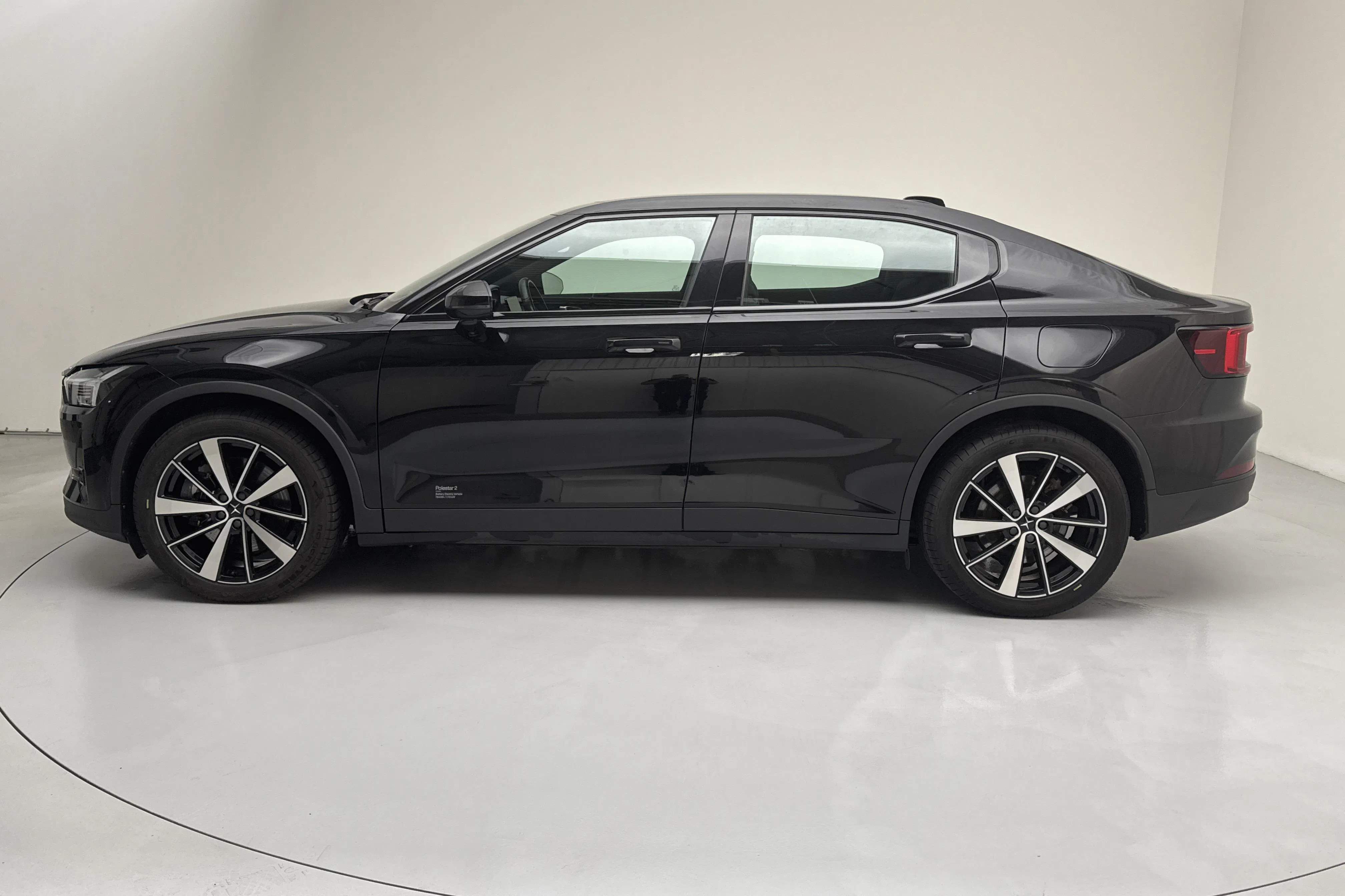 Presentationsfoto 2 av 19: Polestar 2 Long range Single motor (231hk) - 10 448 mil - Automat - svart - 2022