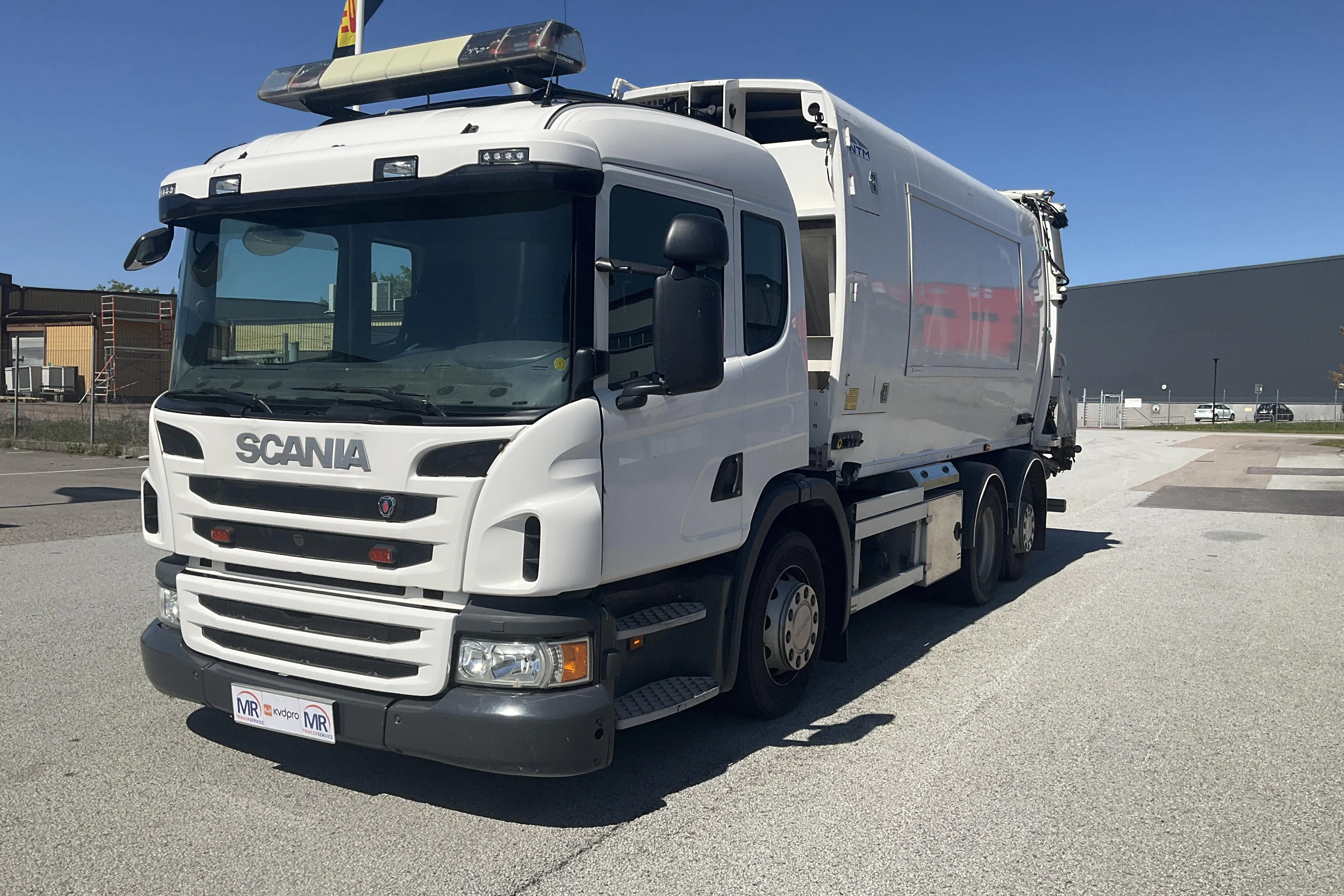 SCANIA P320LB 6X2*4 HNB