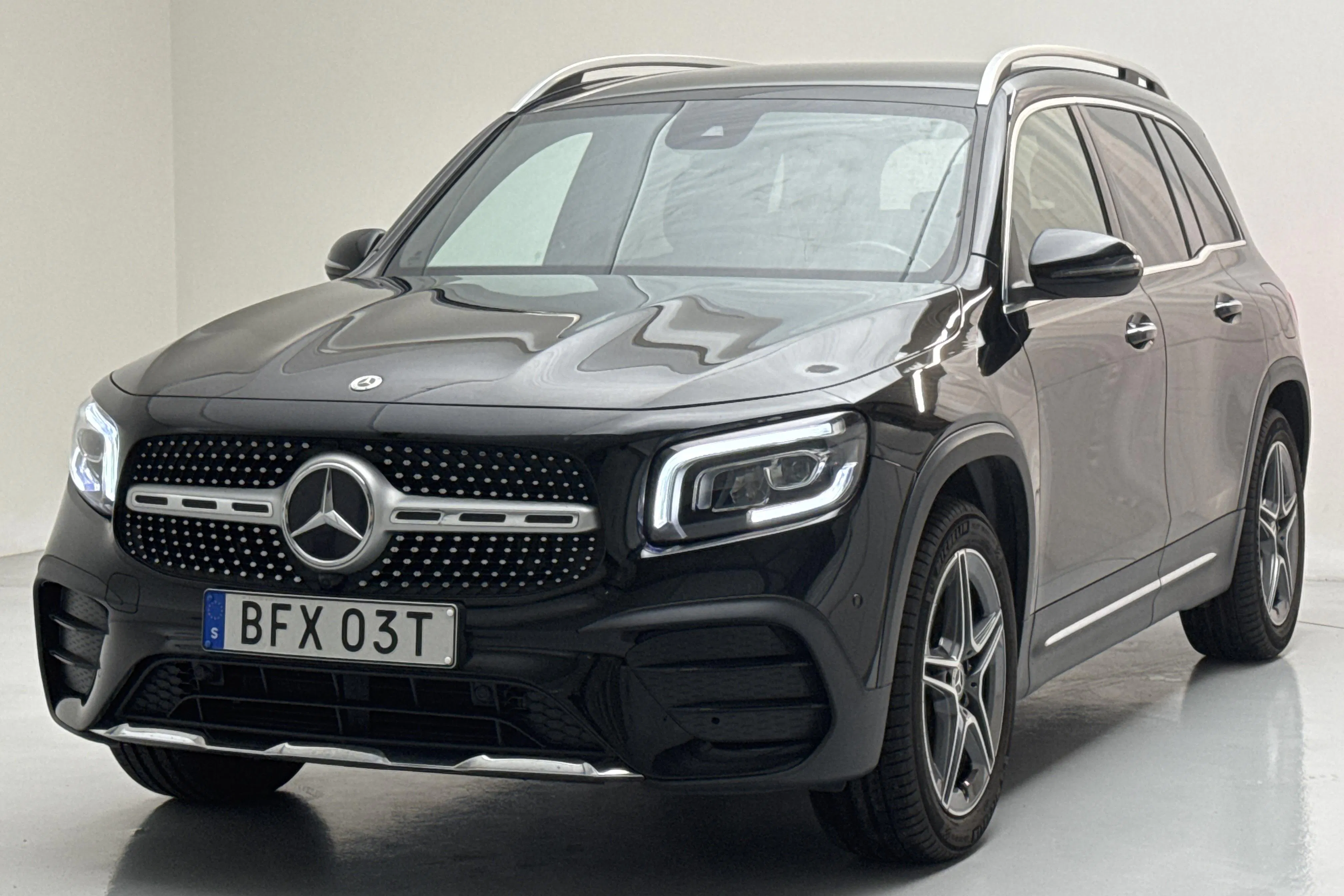 Presentationsfoto 1 av 15: Mercedes GLB 200 X247 (163hk) - 14 293 mil - Automat - svart - 2022