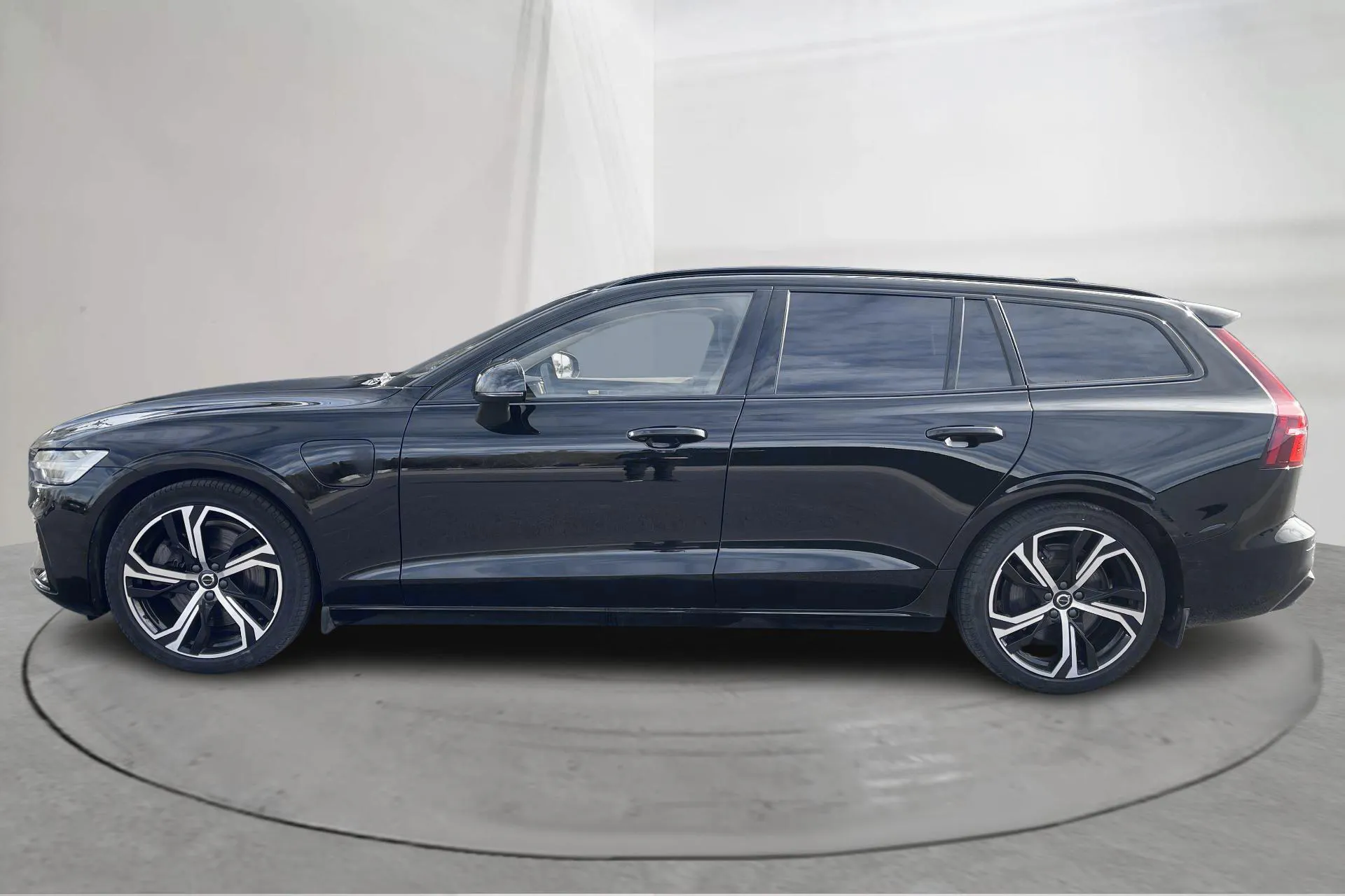 Presentation photo 2 of 20: Volvo V60 T6 AWD Recharge (350hk) - 69 970 km - Automatic - black - 2023