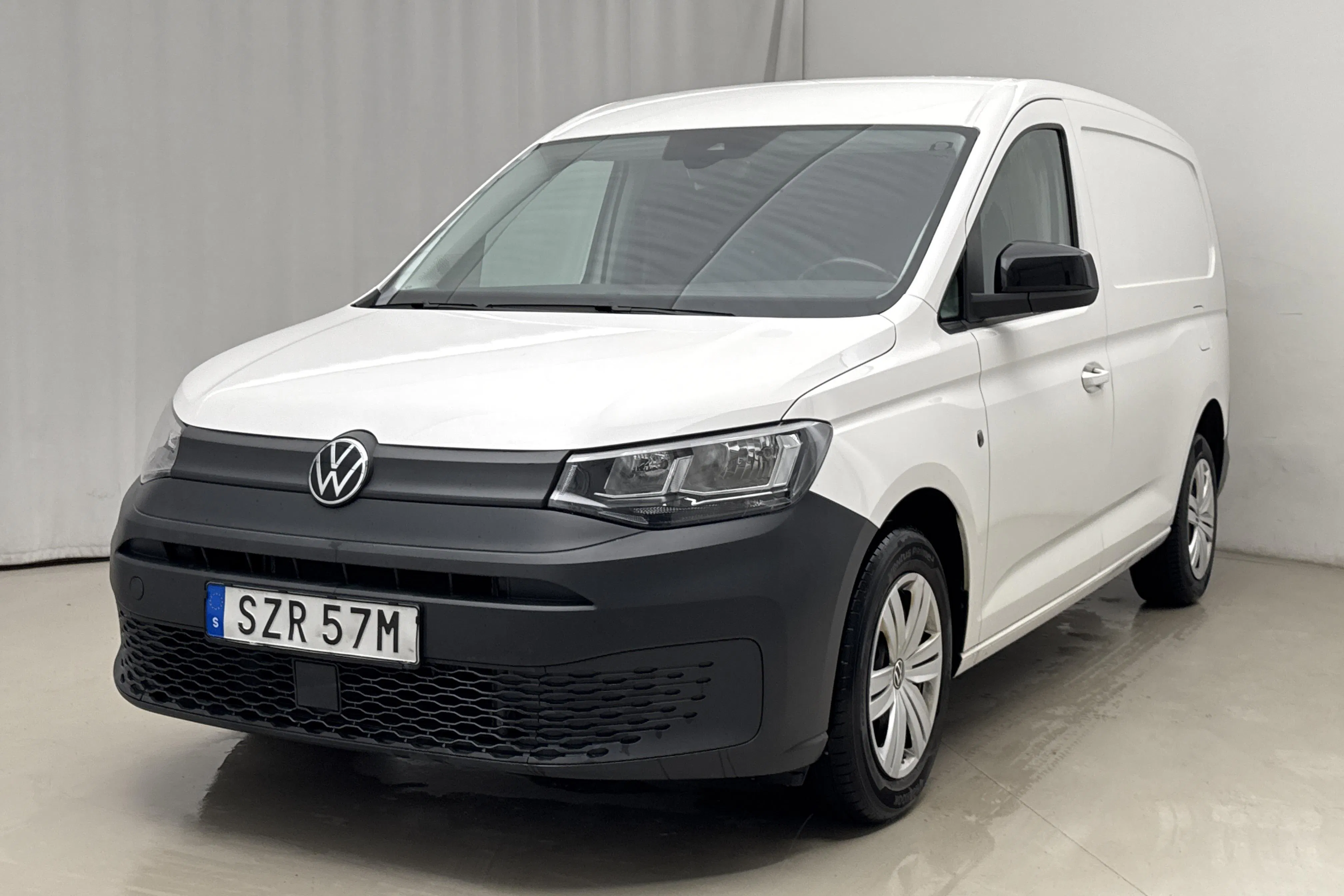 Presentationsfoto 1 av 20: VW Caddy Cargo Maxi 2.0 TDI (122hk) - 8 006 mil - Automat - vit - 2021