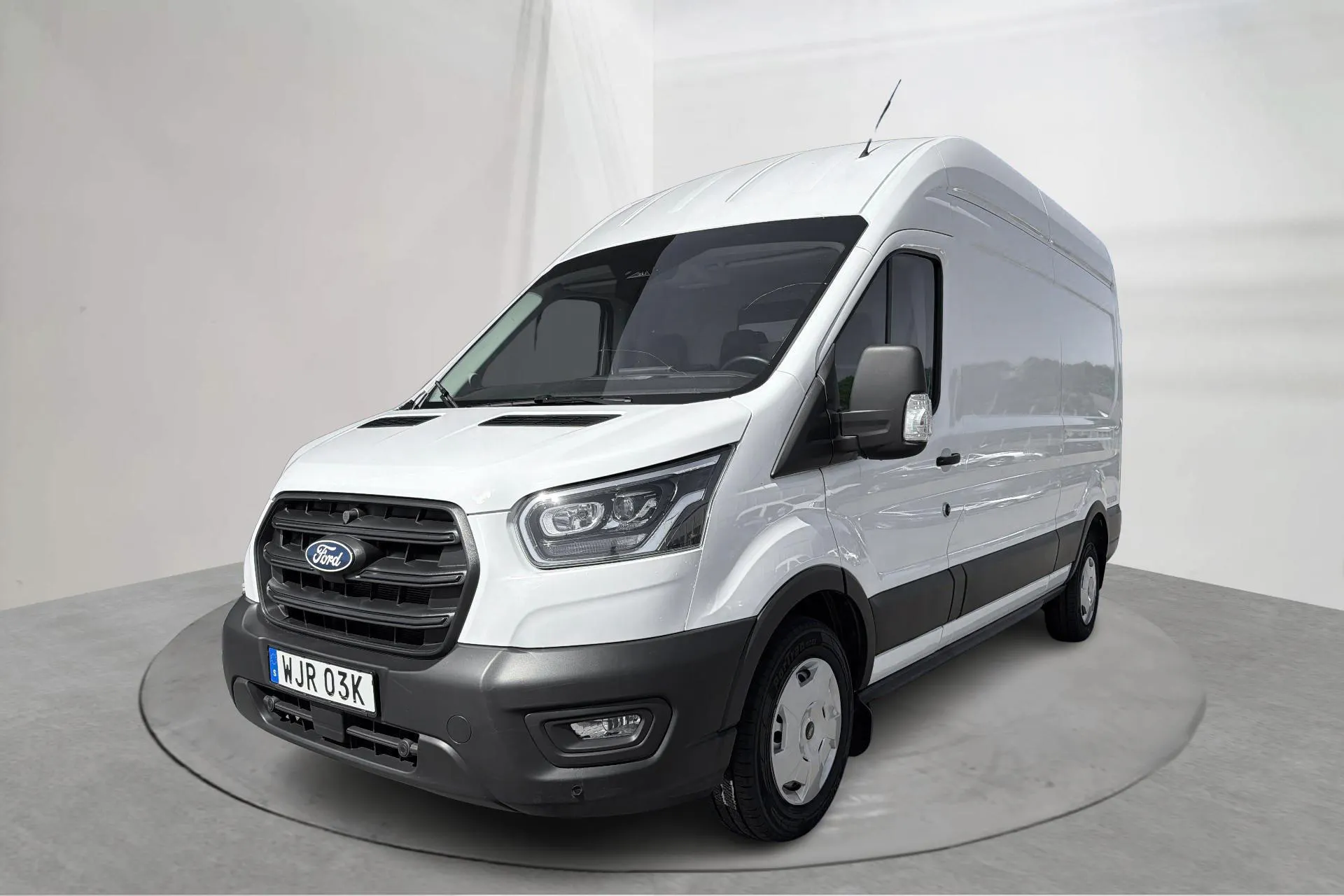Presentation photo 1 of 18: Ford Transit 350 2.0 TDCi 2WD Skåp (170hk) - 27 970 km - Automatic - white - 2025