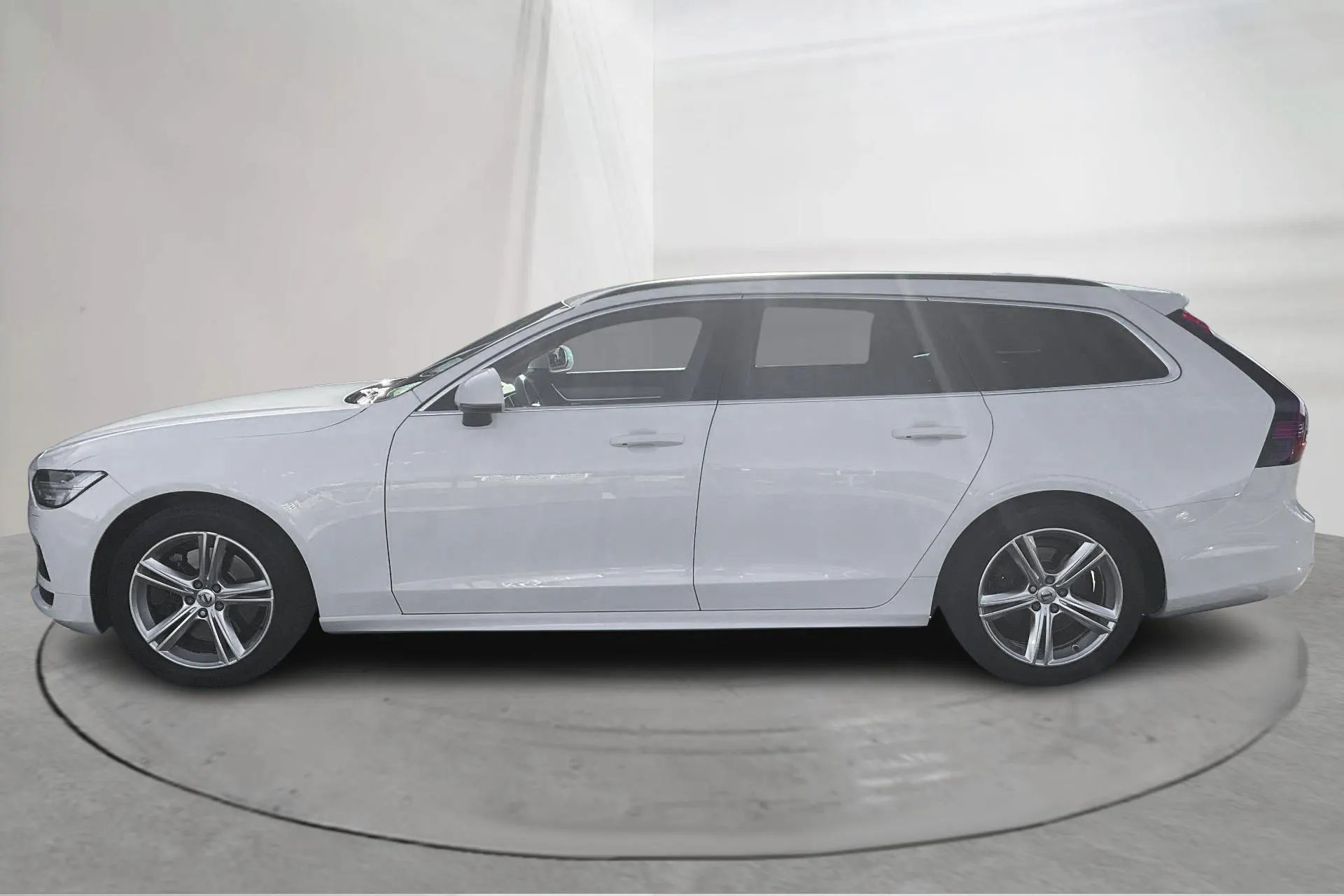 Presentationsfoto 2 av 18: Volvo V90 B4 Mildhybrid, Diesel (190hk) - 28 976 mil - Automat - vit - 2022