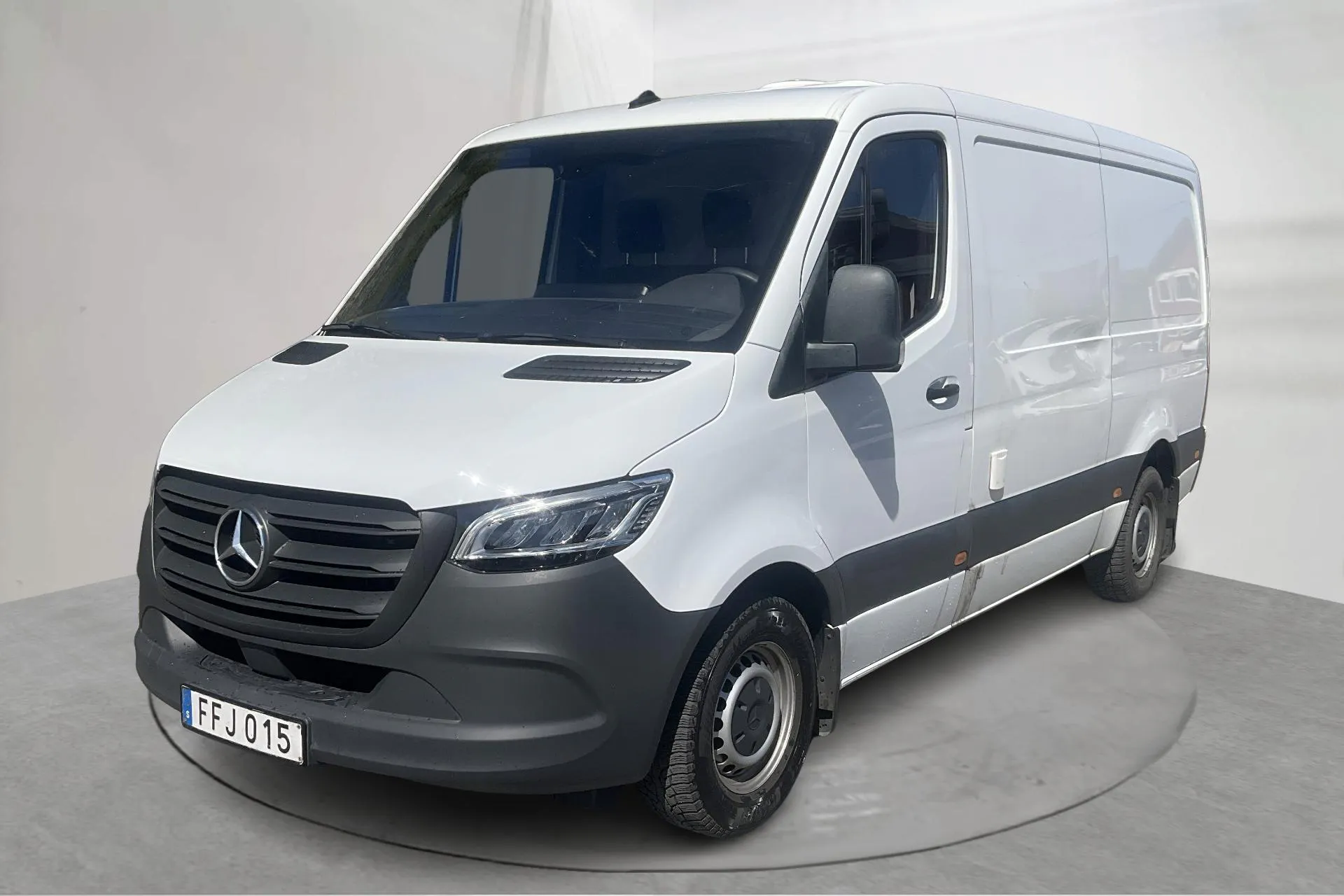 Presentationsfoto 1 av 21: Mercedes Sprinter 317 CDI Skåp RWD (170hk) - 25 710 mil - Automat - vit - 2023