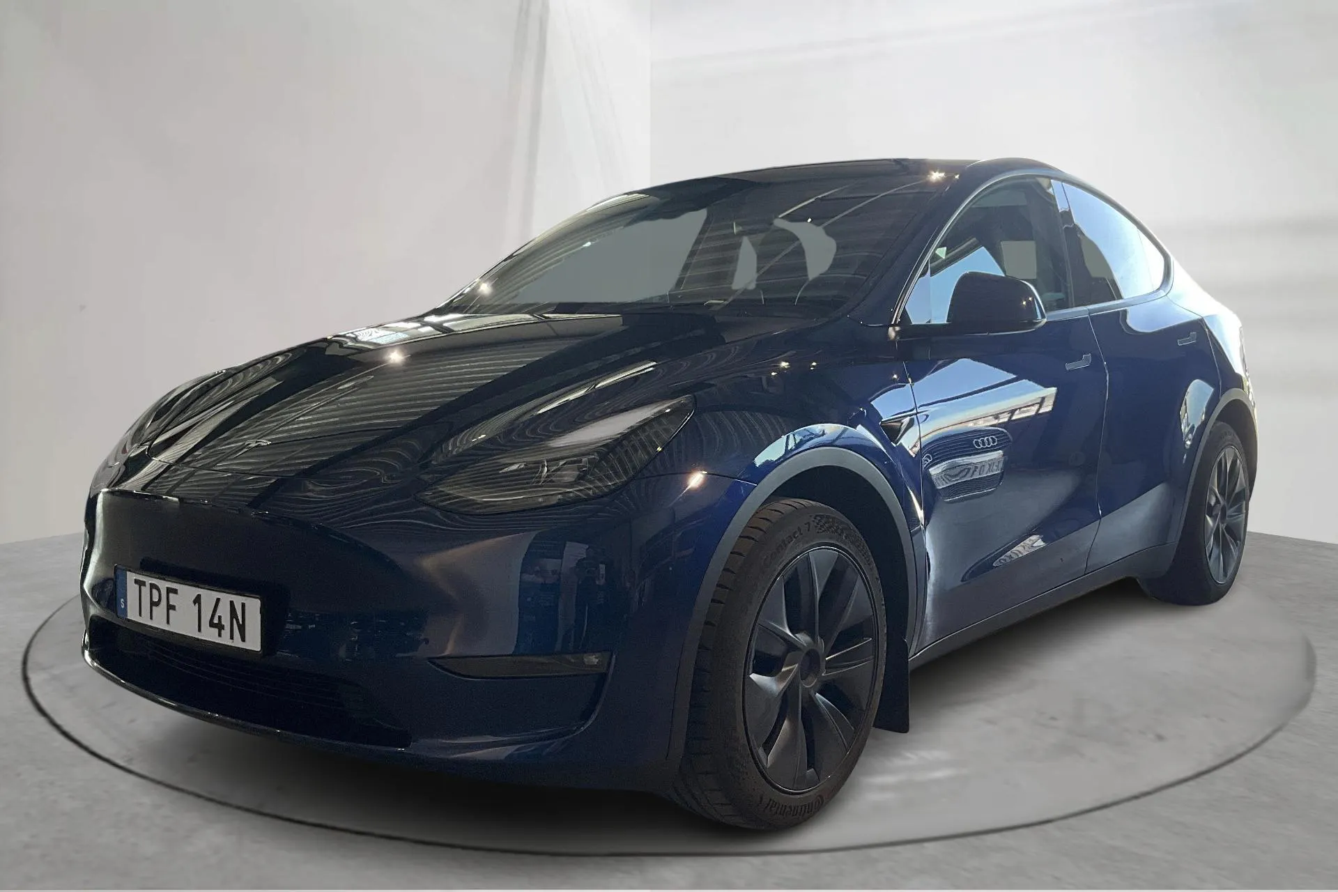 Presentationsfoto 1 av 21: Tesla Model Y Long Range Dual Motor AWD - 5 205 mil - Automat - blå - 2025