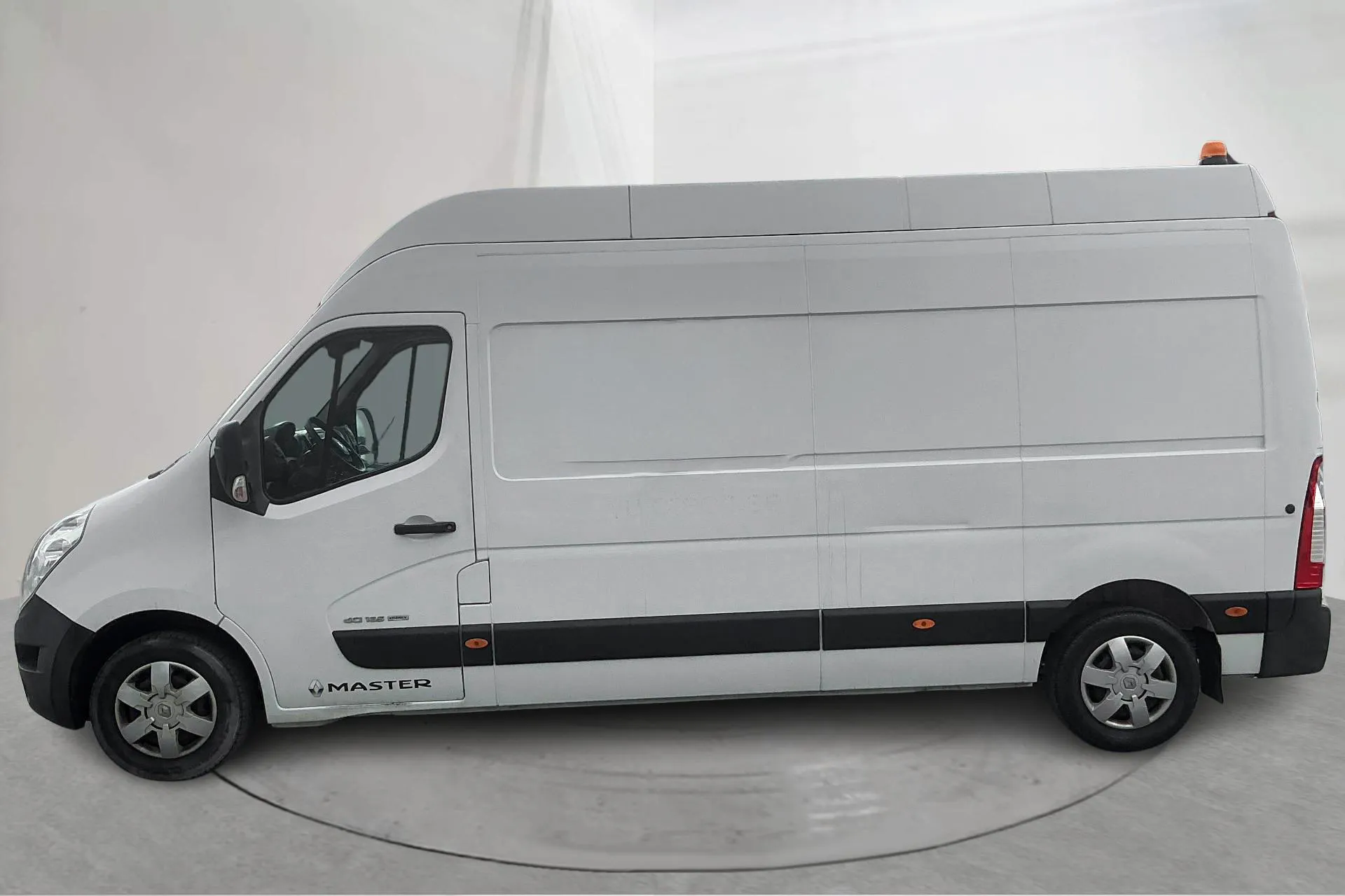 Presentation photo 2 of 12: Renault Master 2.3 dCi FAP 2WD (165hk) - 143 710 km - Manual - white - 2016