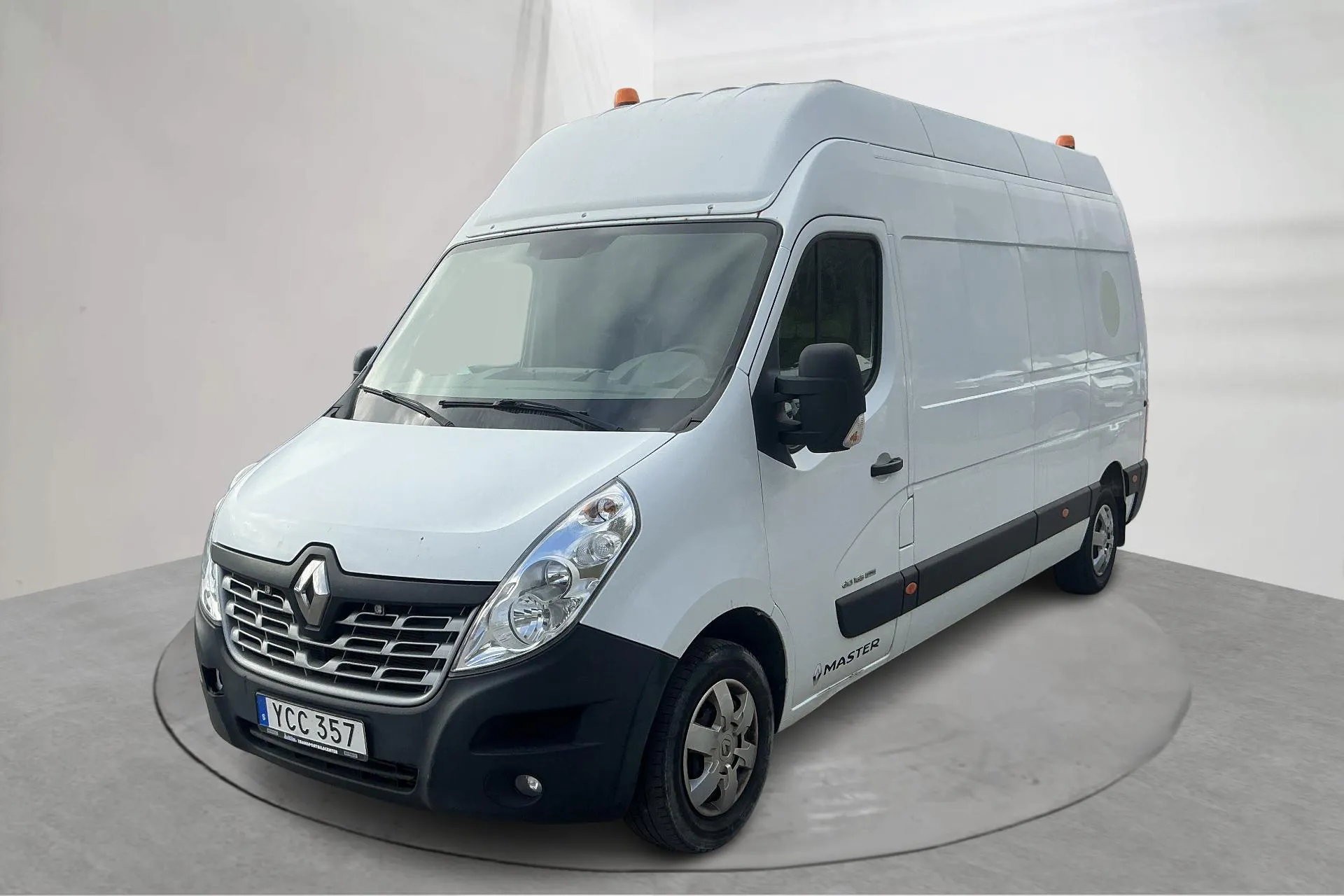 Presentation photo 1 of 12: Renault Master 2.3 dCi FAP 2WD (165hk) - 143 710 km - Manual - white - 2016