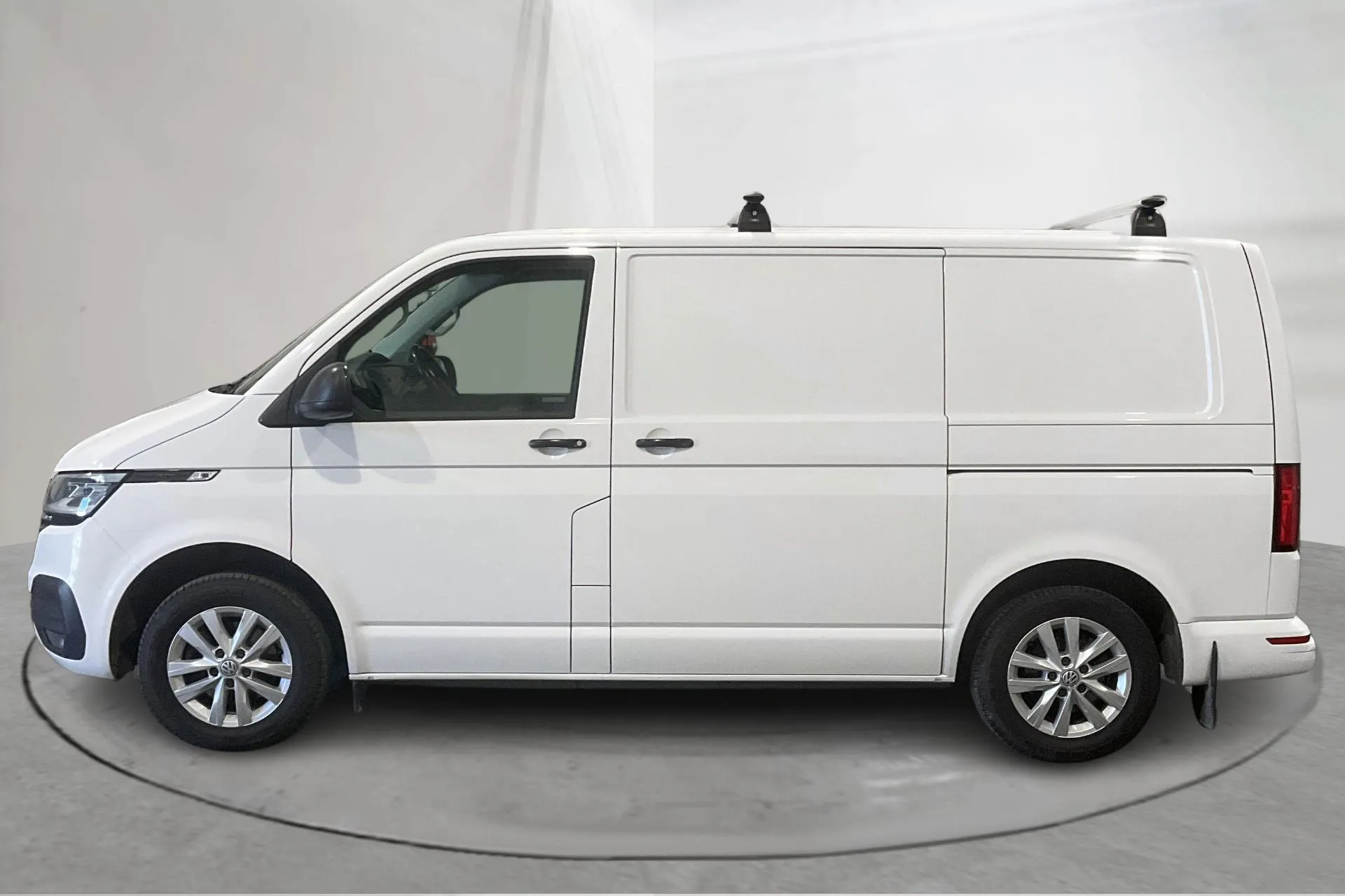 Presentation photo 2 of 15: VW Transporter T6 2.0 TDI BMT Skåp 4MOTION (150hk) - 122 930 km - Automatic - white - 2020