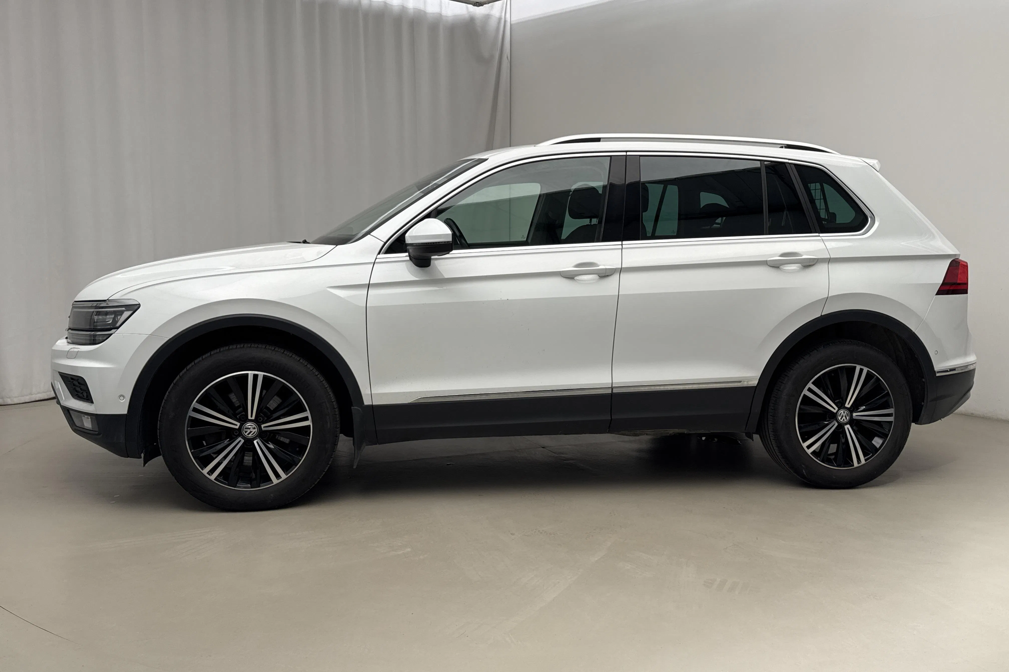 Presentation photo 2 of 19: VW Tiguan 2.0 TDI 4MOTION (190hk) - 96 810 km - Automatic - white - 2018
