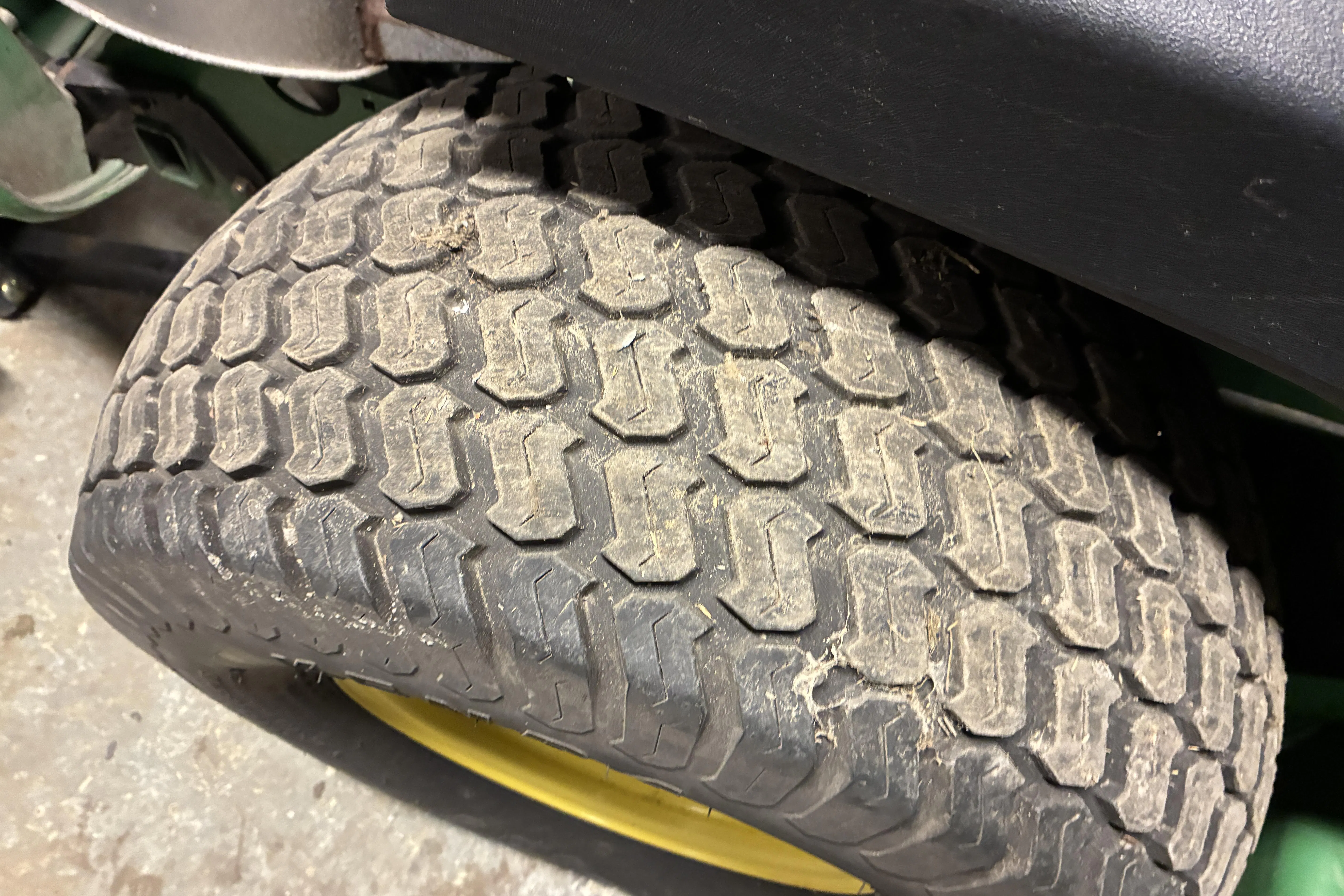 Presentationsfoto 23 av 23: John Deere 997 Z-Trak, åkgräsklippare (rep.objekt) - 0 km - 2011