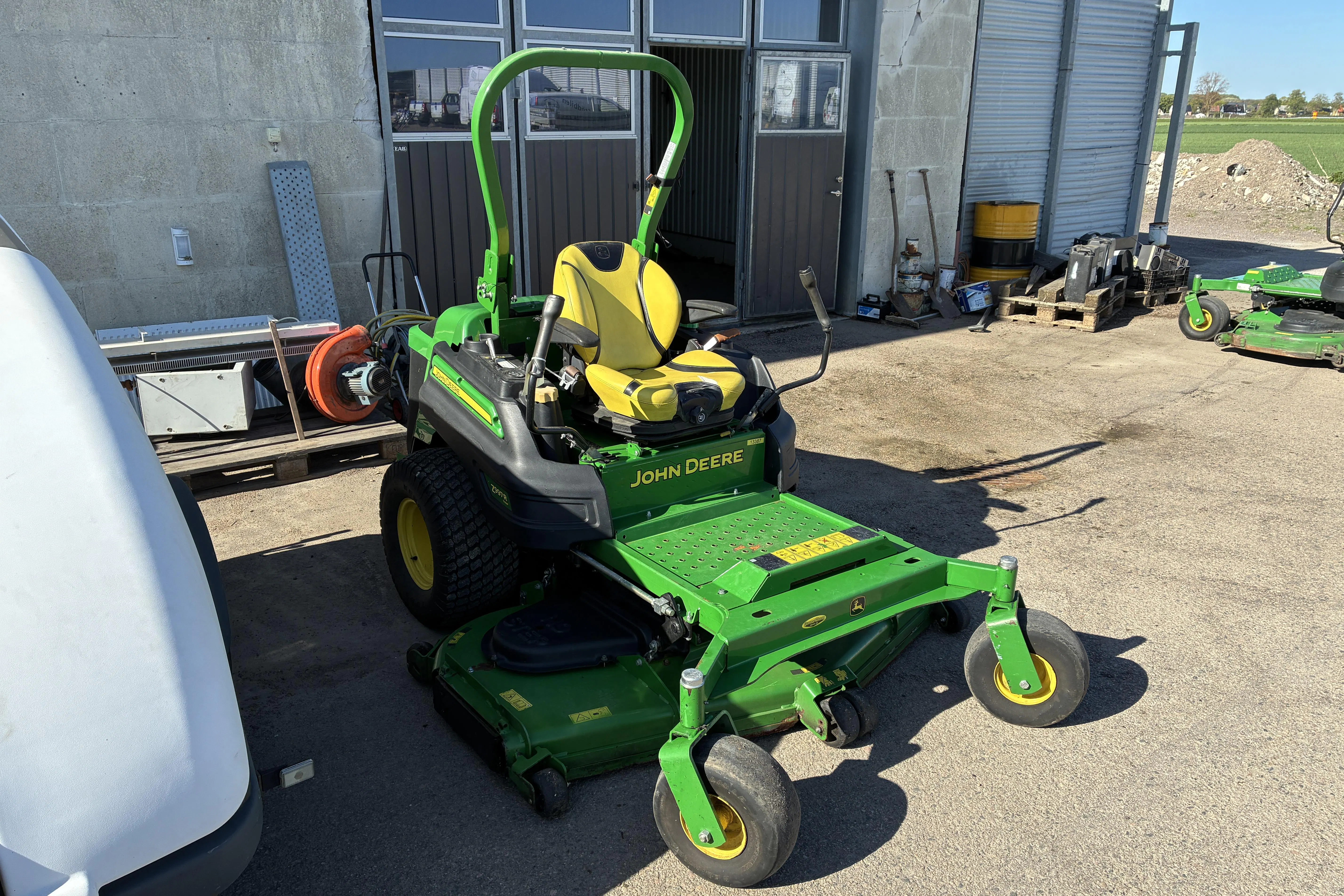 Presentationsfoto 2 av 29: John Deere Z997R, åkgräsklippare - 0 km - 2018