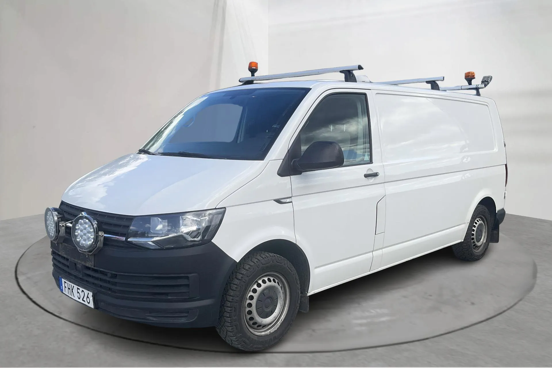 Presentation photo 1 of 13: VW Transporter T6 2.0 TDI BMT Skåp 4MOTION (150hk) - 178 930 km - Manual - white - 2018