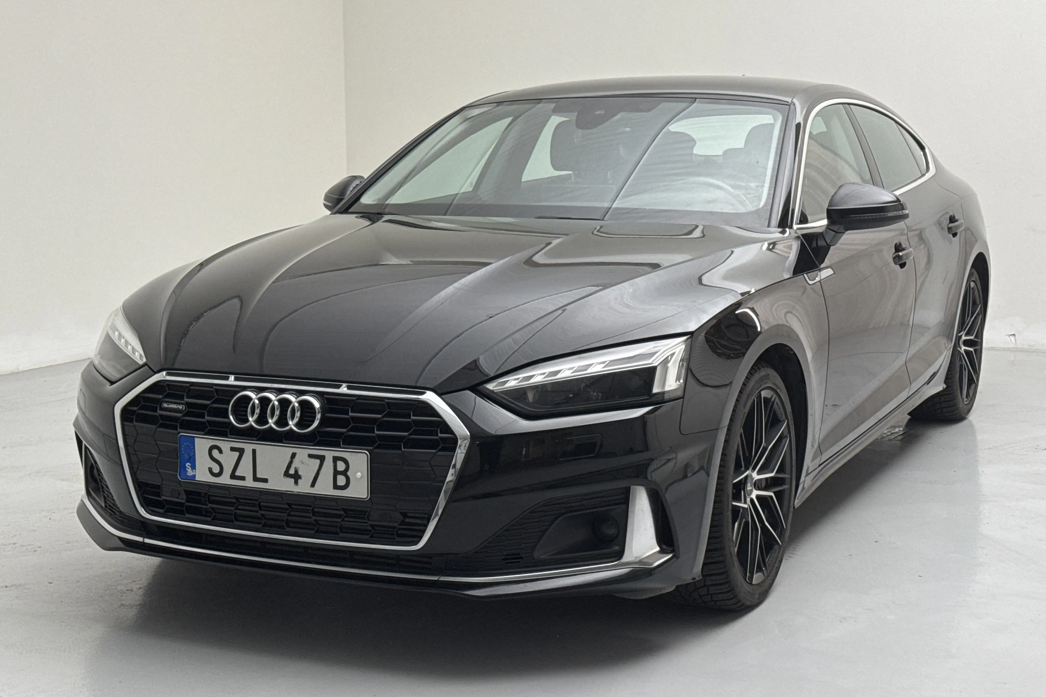 Presentationsfoto 1 av 13: Audi A5 Sportback 45 TFSI quattro (265hk) - 11 723 mil - Automat - svart - 2022