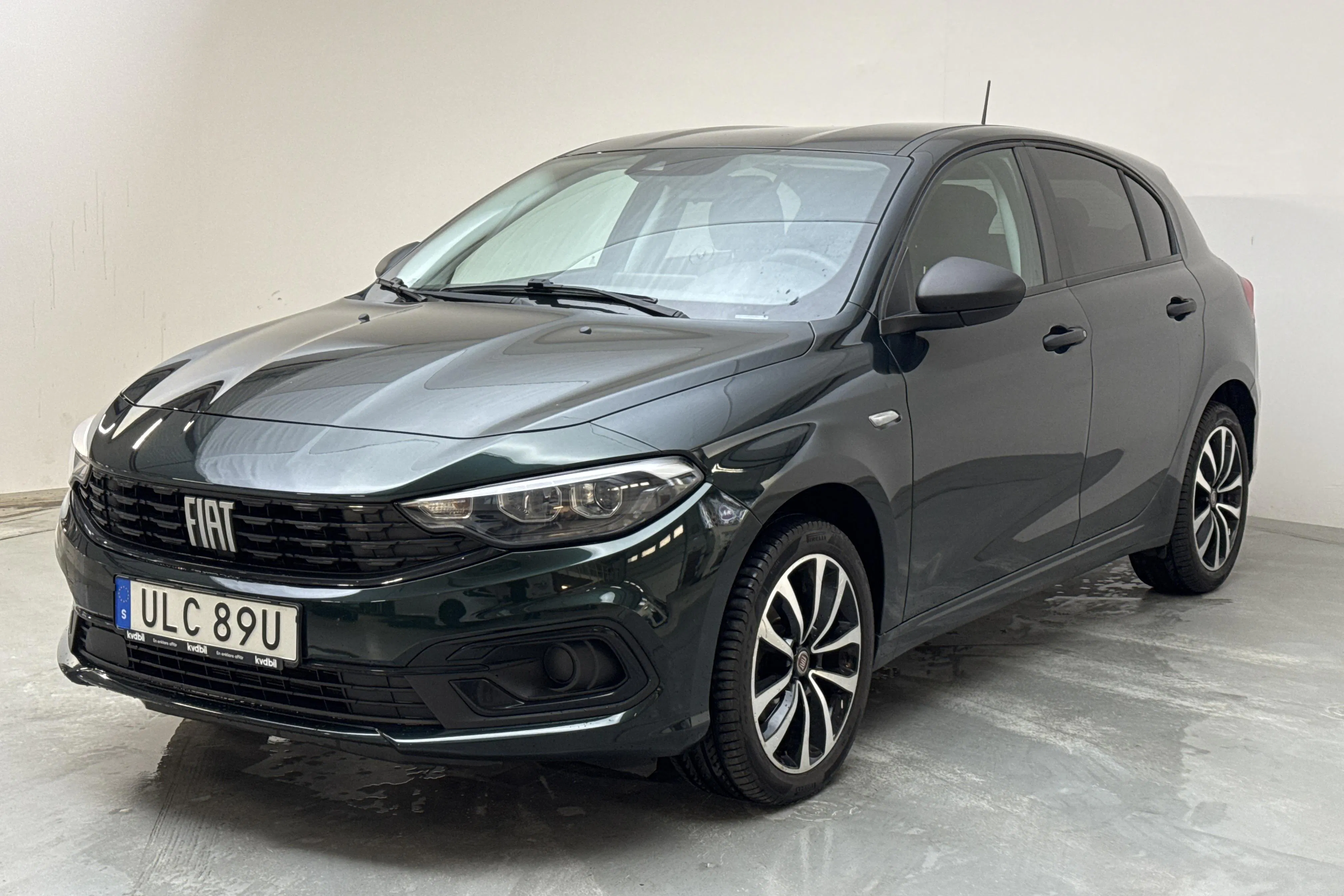Presentationsfoto 1 av 12: Fiat Tipo 1.0 5dr (100hk) - 5 142 mil - Manuell - grön - 2021