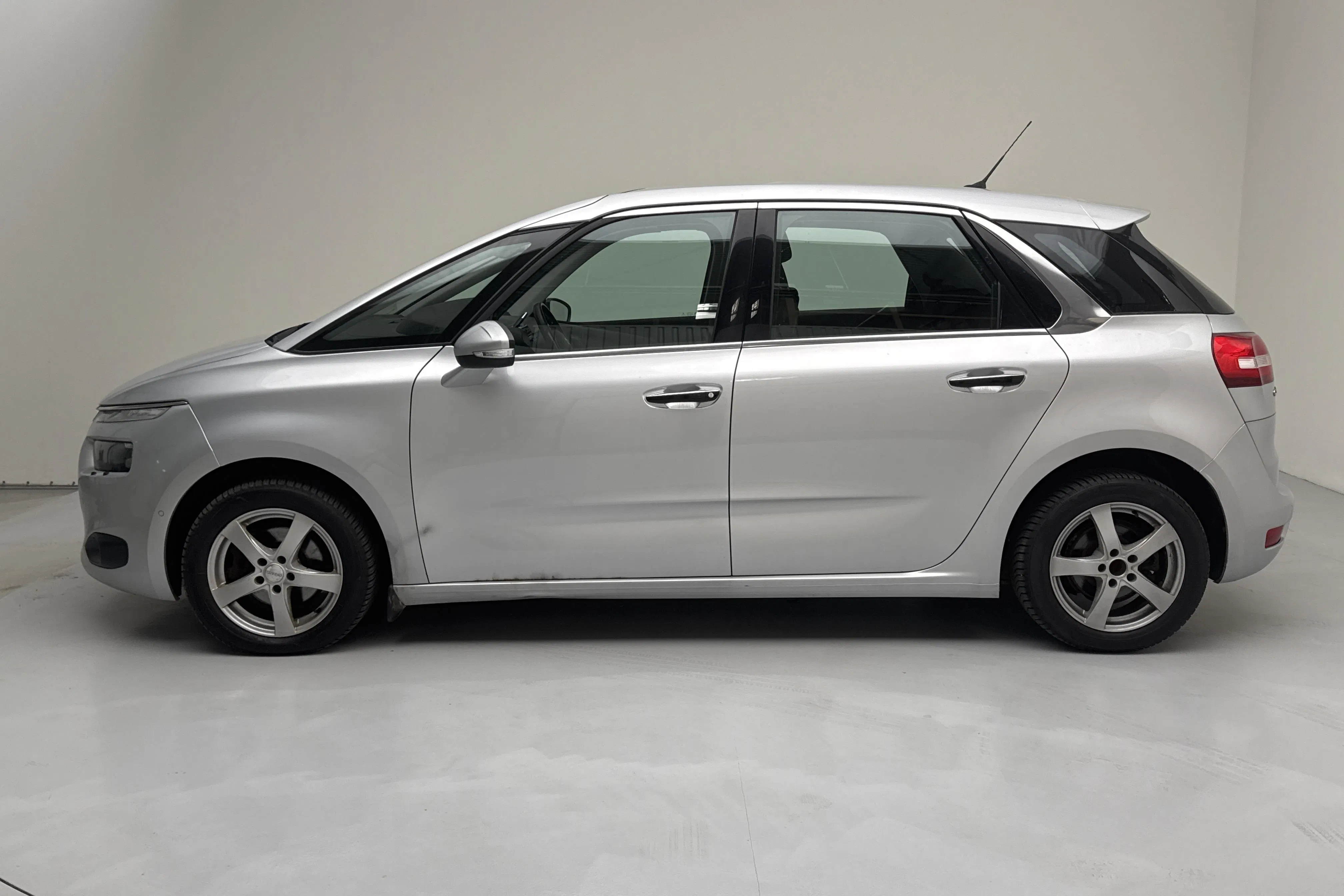 Presentationsfoto 2 av 13: Citroën C4 Picasso 1.6 HDi (115hk) - 16 882 mil - Automat - silver - 2015
