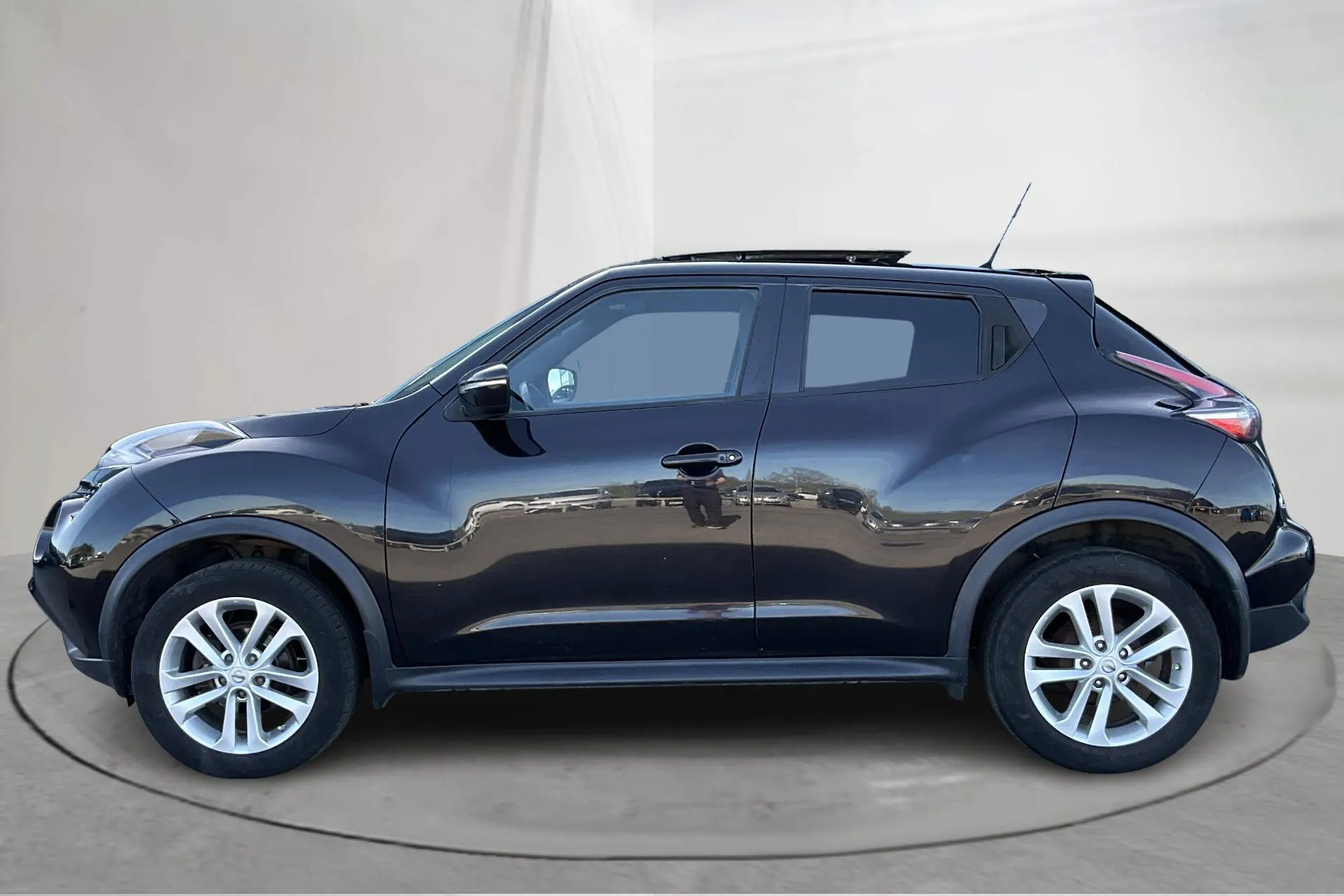 Presentationsfoto 2 av 17: Nissan Juke 1.6 (117hk) - 10 620 mil - Automat - 2016