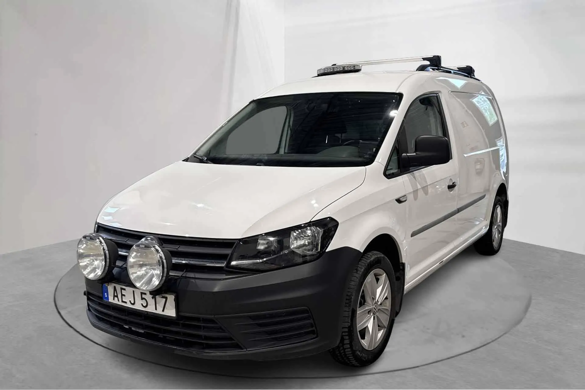 Presentationsfoto 1 av 15: VW Caddy 2.0 TDI Maxi Skåp 4MOTION (122hk) - 15 258 mil - Manuell - vit - 2017