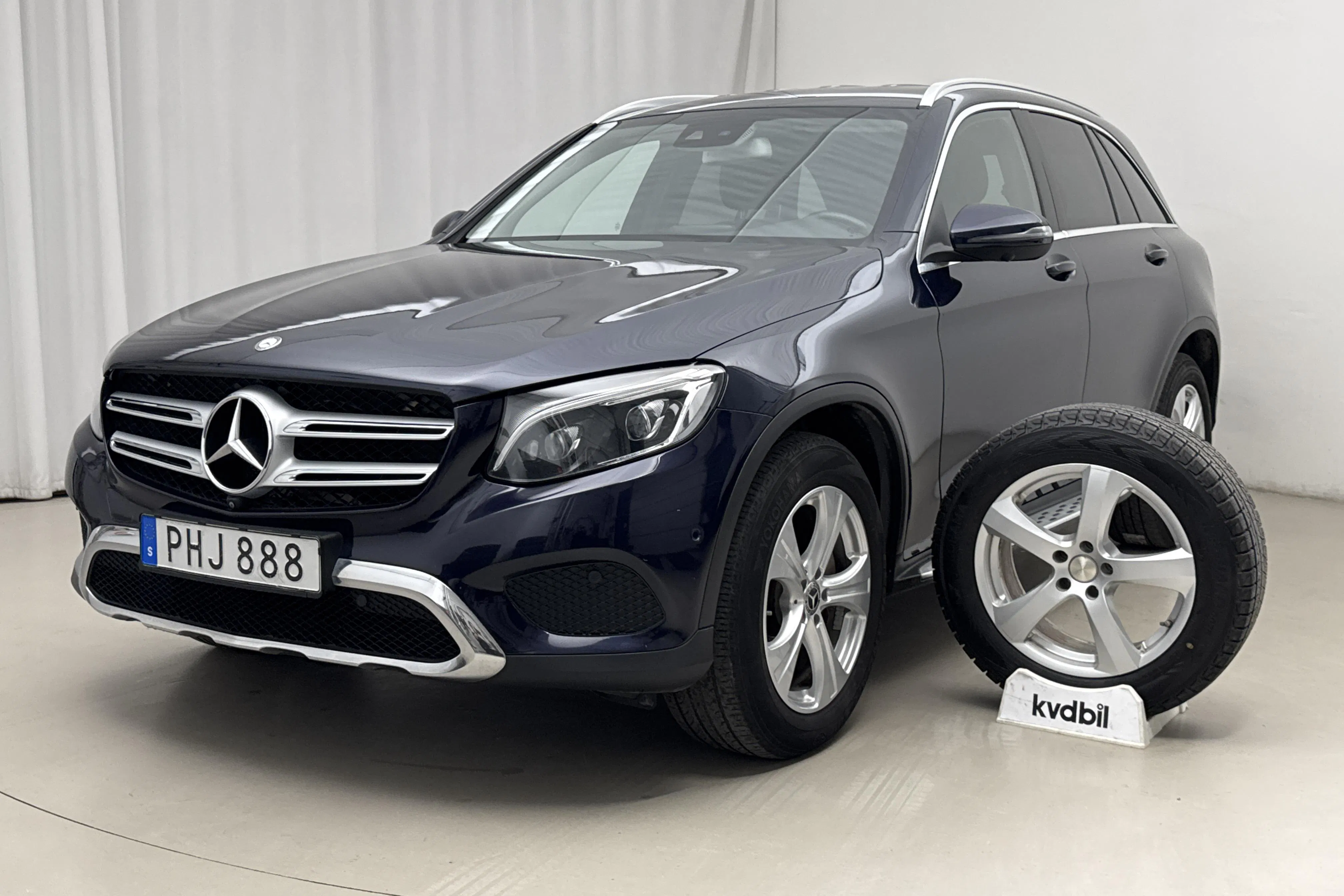 Presentationsfoto 1 av 21: Mercedes GLC 250 d 4MATIC X253 (204hk) - 20 267 mil - Automat - Dark Blue - 2017