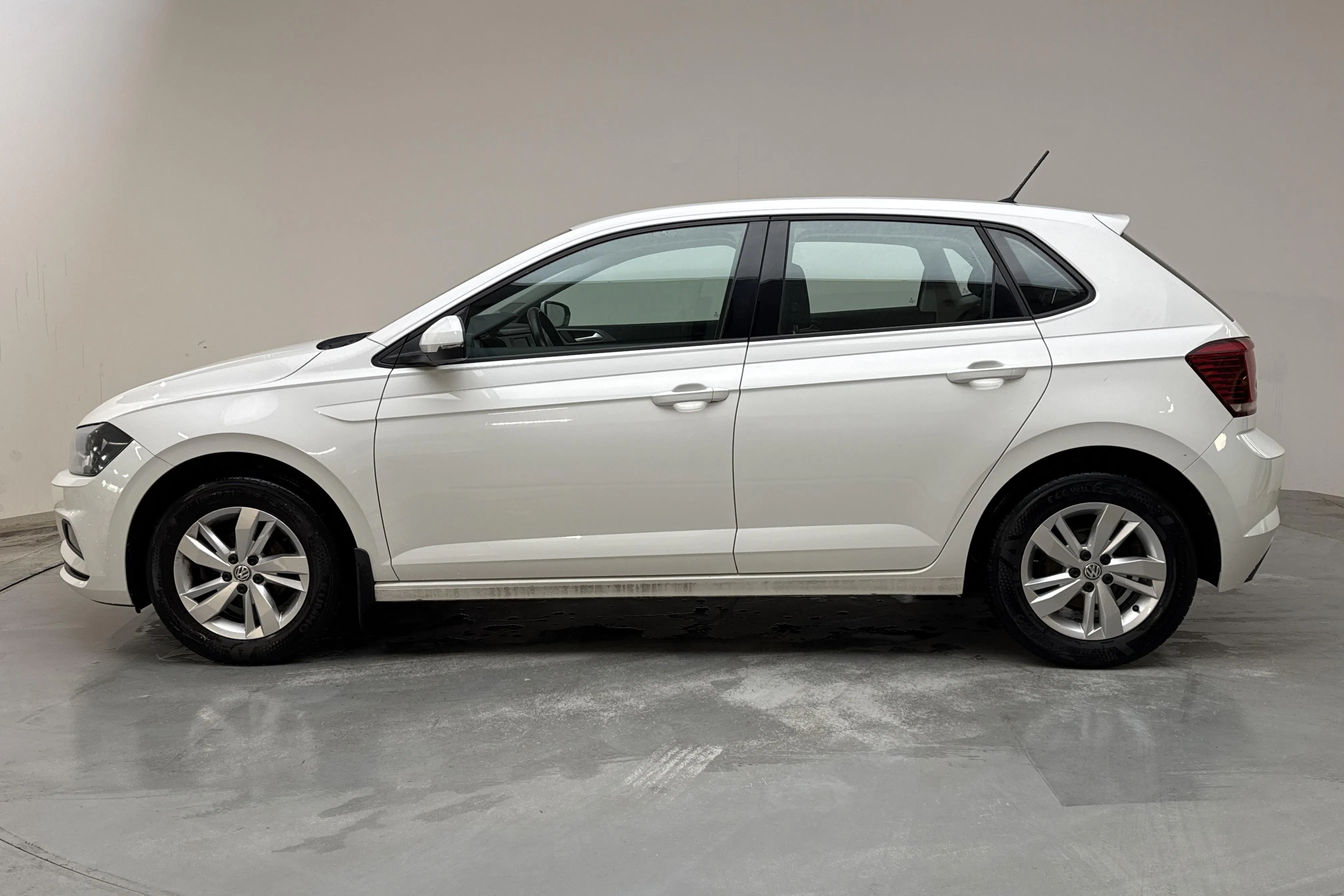 Presentation photo 2 of 12: VW Polo 1.0 TSI 5dr (95hk) - 118 510 km - Manual - white - 2019