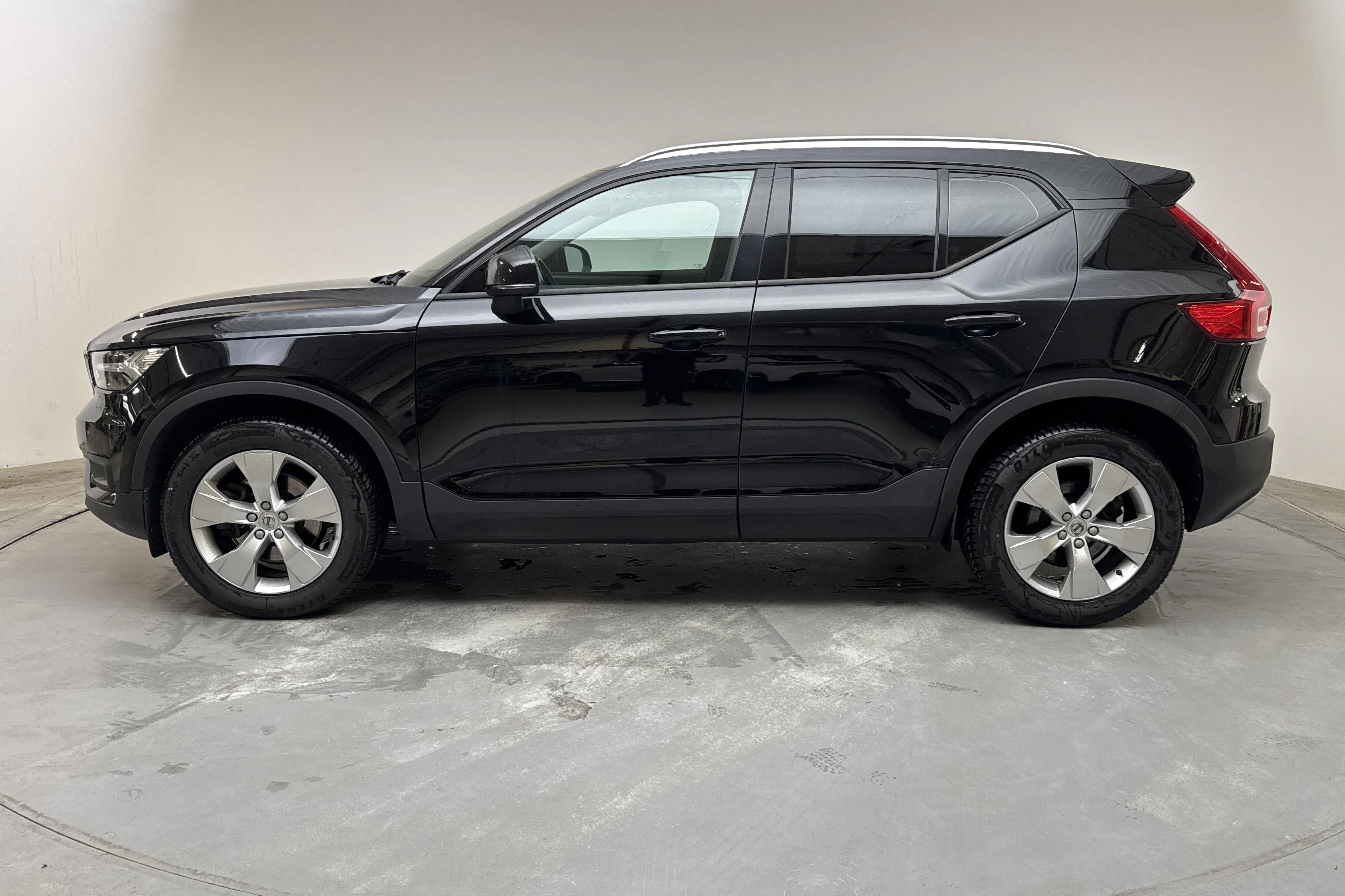 Presentation photo 2 of 14: Volvo XC40 T4 2WD (190hk) - 126 710 km - Automatic - black - 2019