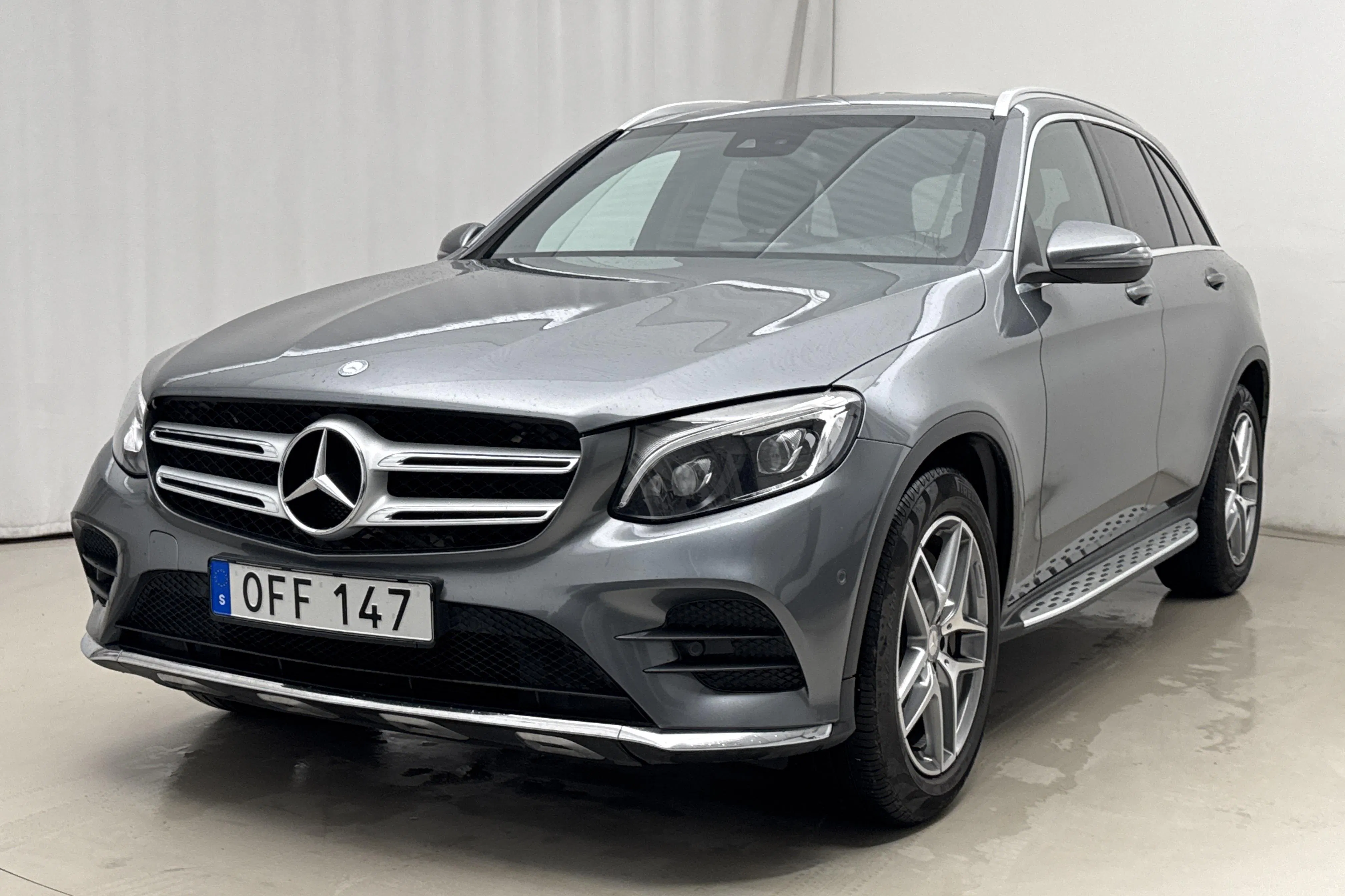 Presentationsfoto 1 av 20: Mercedes GLC 250 d 4MATIC X253 (204hk) - 11 890 mil - Automat - grå - 2017