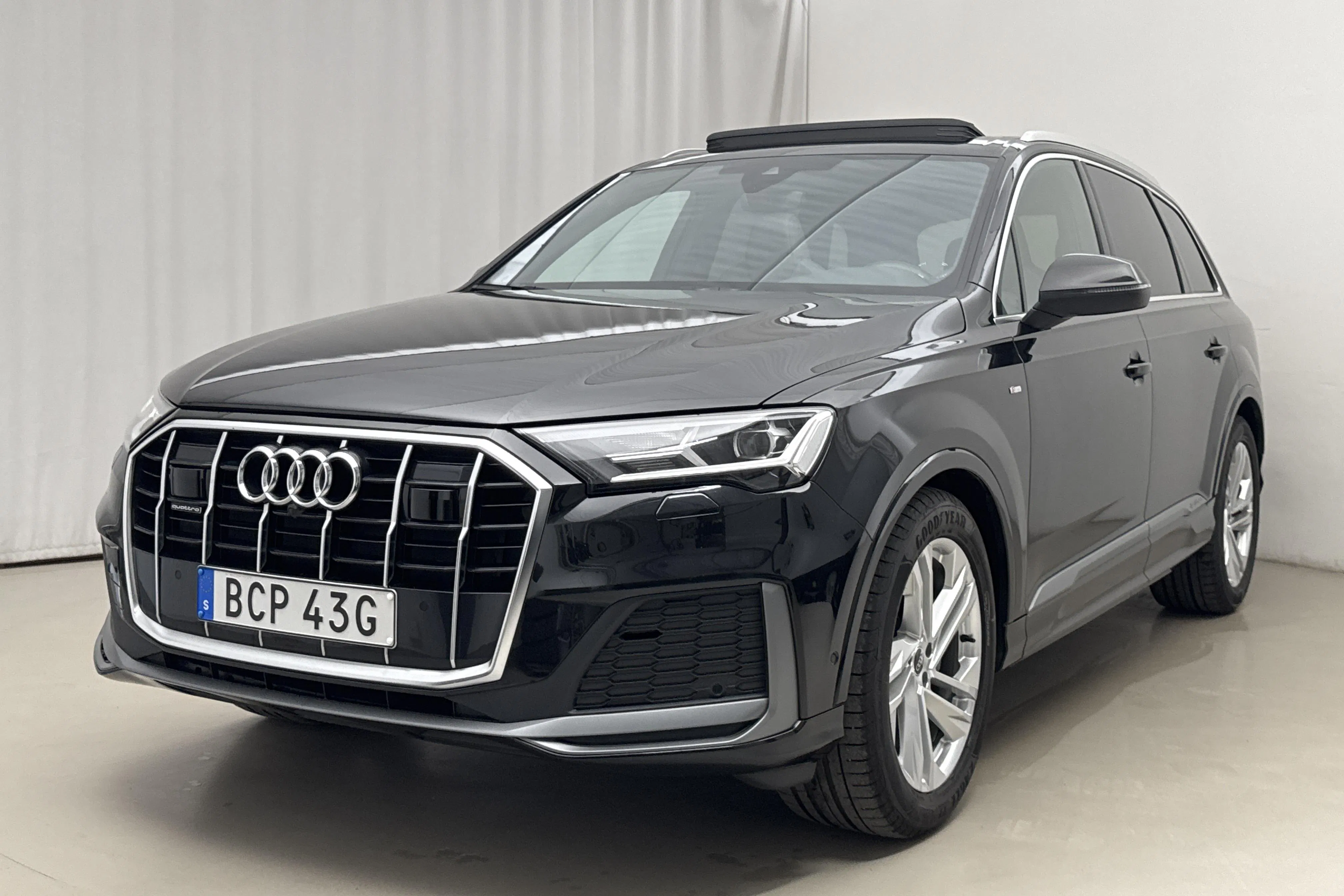 Presentationsfoto 1 av 23: Audi Q7 50 TDI quattro (286hk) - 8 800 mil - Automat - svart - 2022