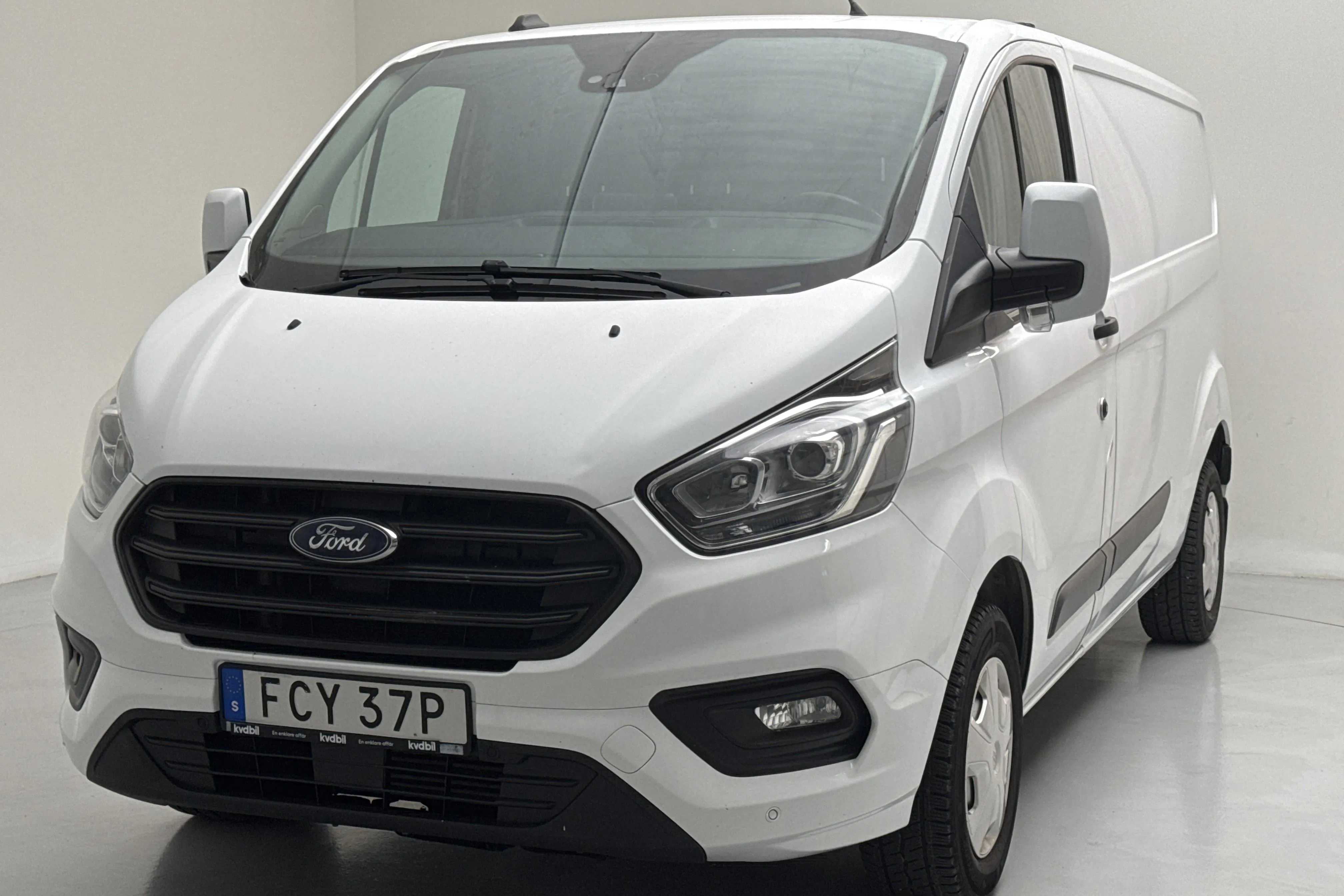 Presentation photo 1 of 12: Ford Transit Custom 300 (130hk) - 188 120 km - Manual - white - 2020
