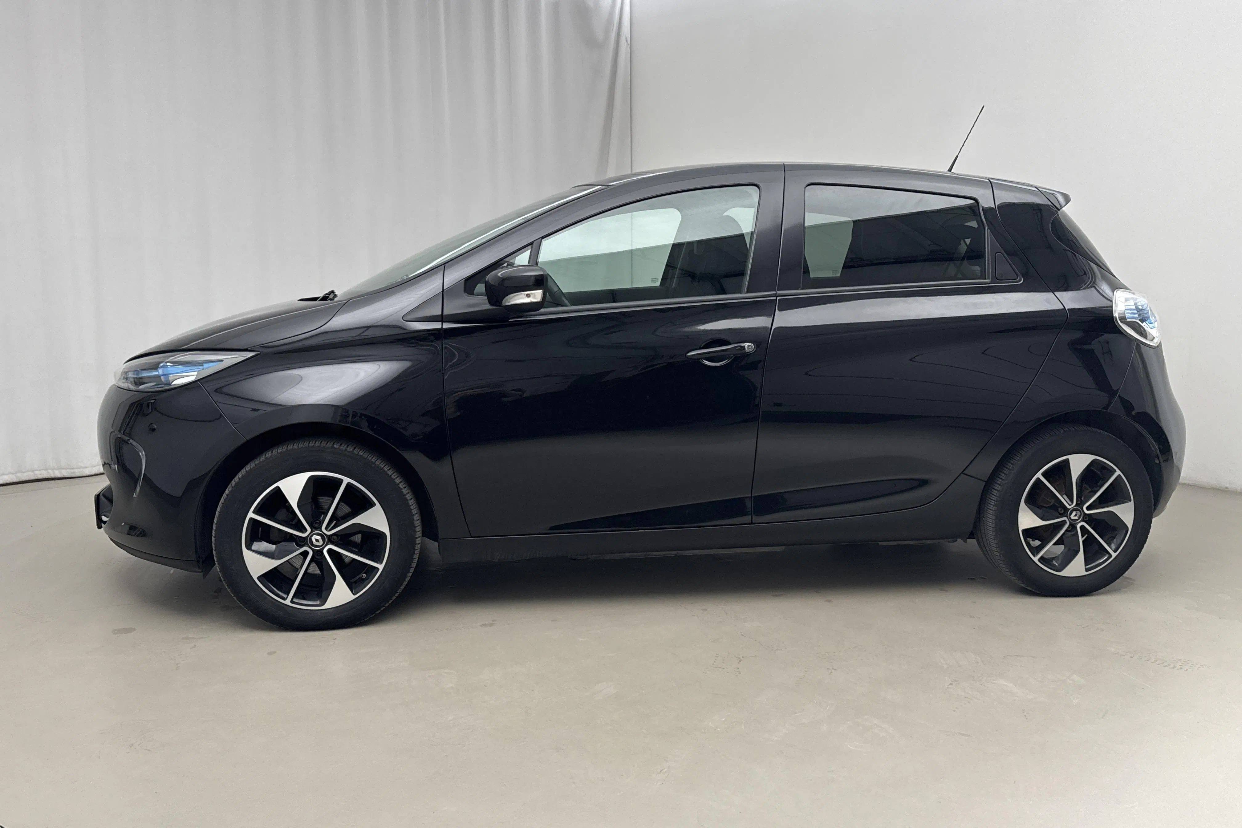 Presentation photo 2 of 23: Renault Zoe 41kWh R110 (108hk) - 66 980 km - Automatic - black - 2019