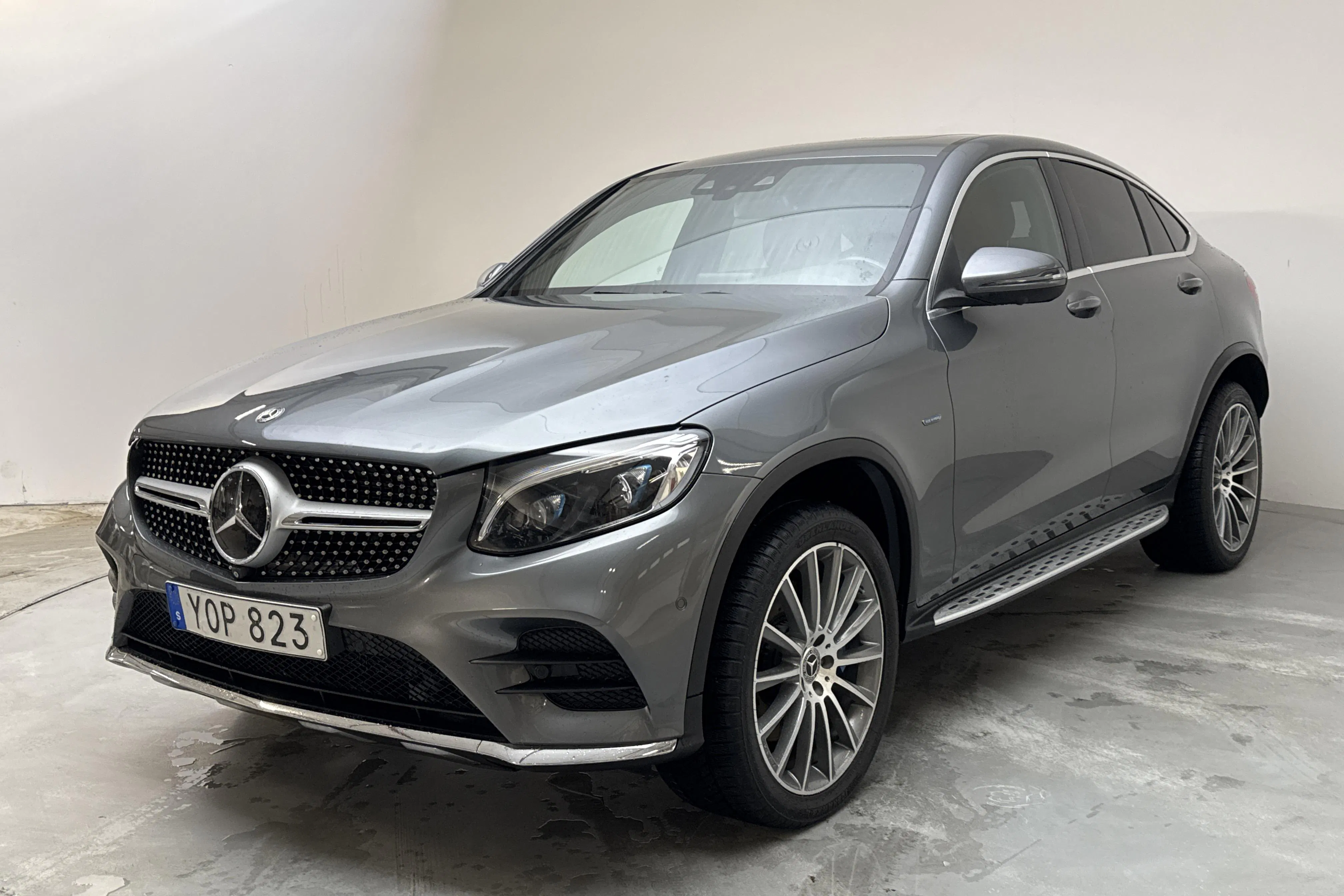 Presentationsfoto 1 av 16: Mercedes GLC 350 e 4MATIC Coupé C253 (211hk) - 15 751 mil - Automat - grå - 2017