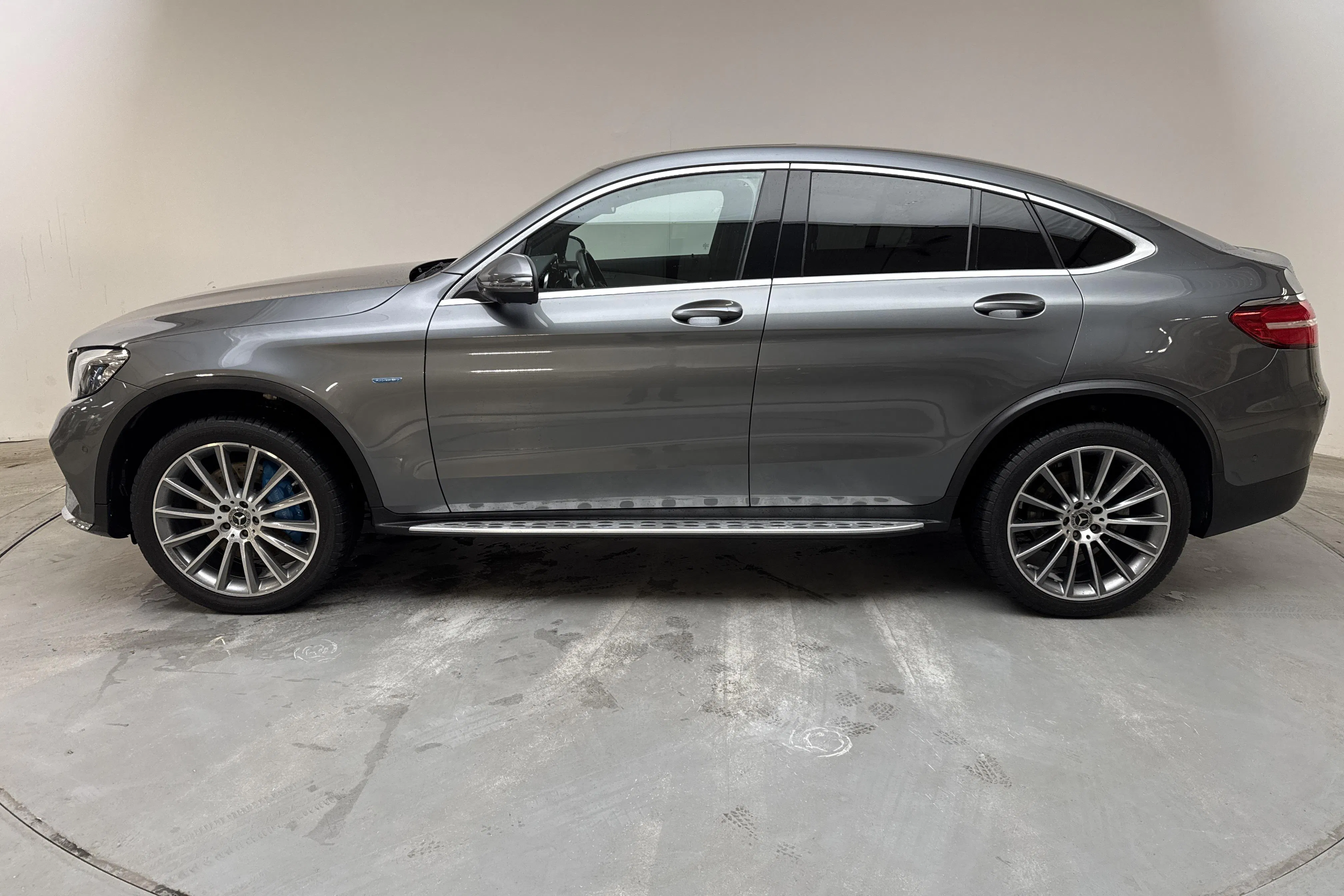 Presentationsfoto 2 av 16: Mercedes GLC 350 e 4MATIC Coupé C253 (211hk) - 15 751 mil - Automat - grå - 2017