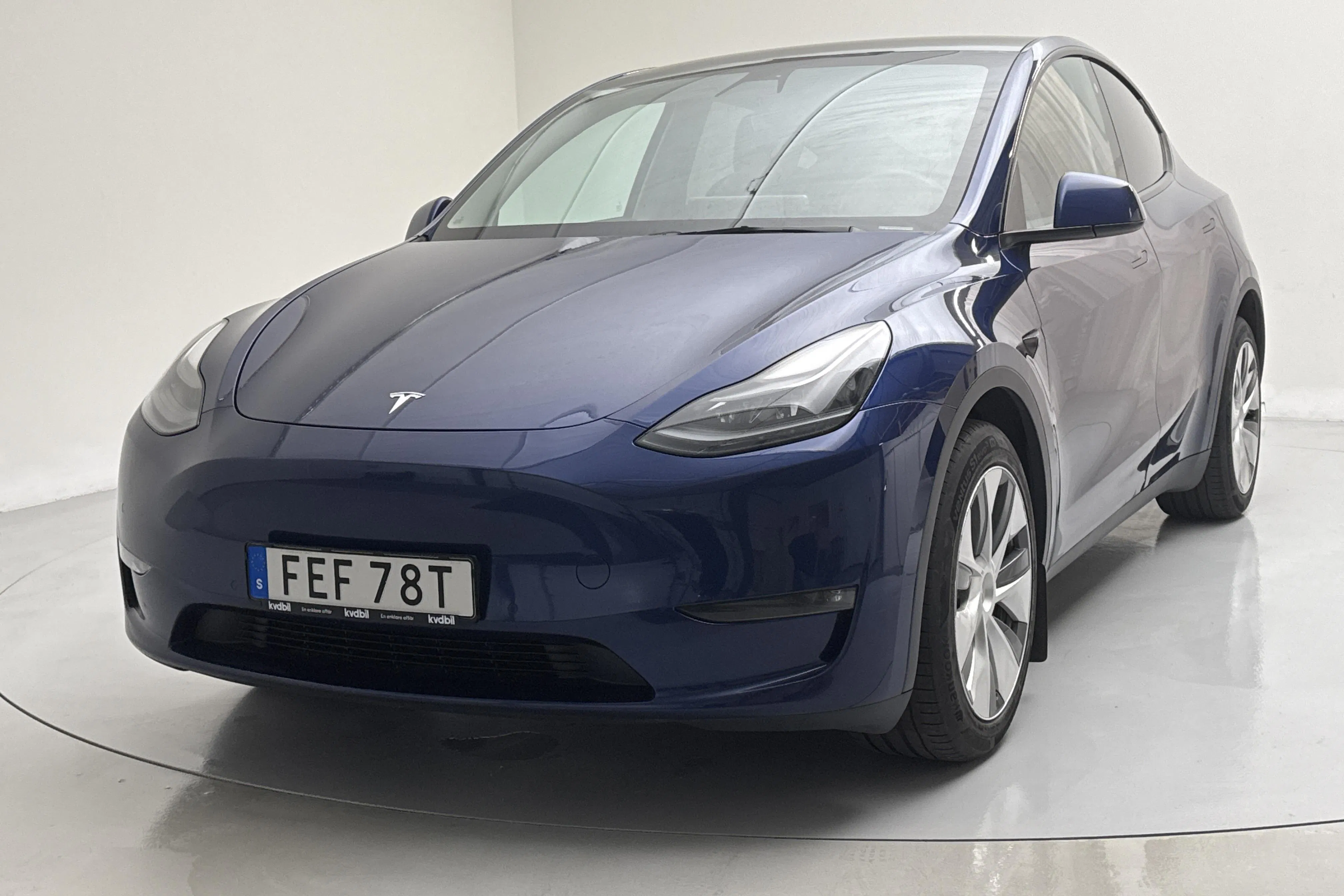Presentationsfoto 1 av 19: Tesla Model Y Long Range Dual Motor AWD - 8 674 mil - Automat - blå - 2021