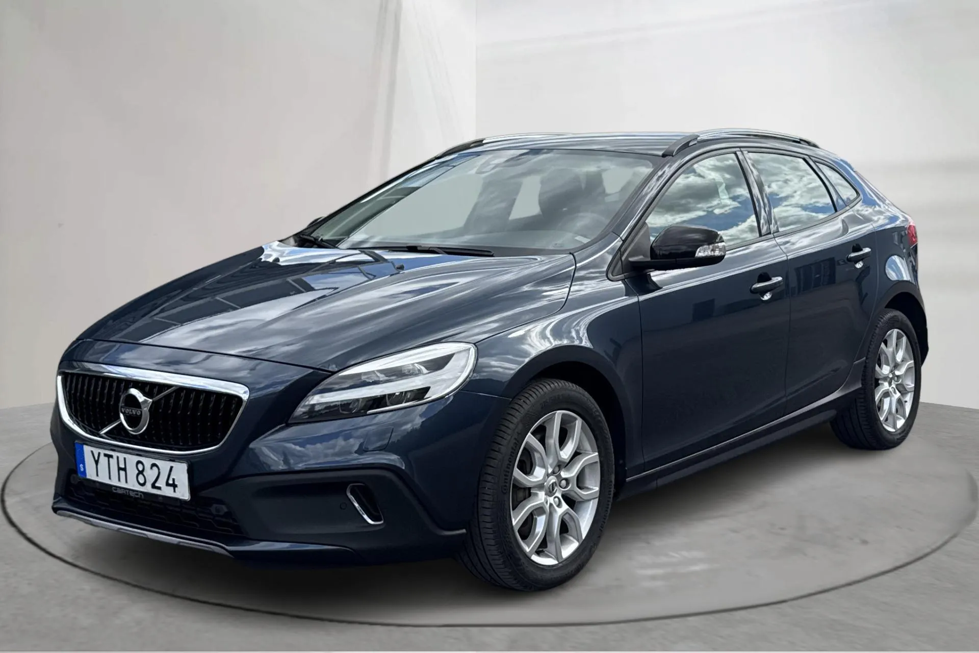 Presentation photo 1 of 14: Volvo V40 Cross Country T3 (152hk) - 115 980 km - Automatic - Dark Blue - 2019
