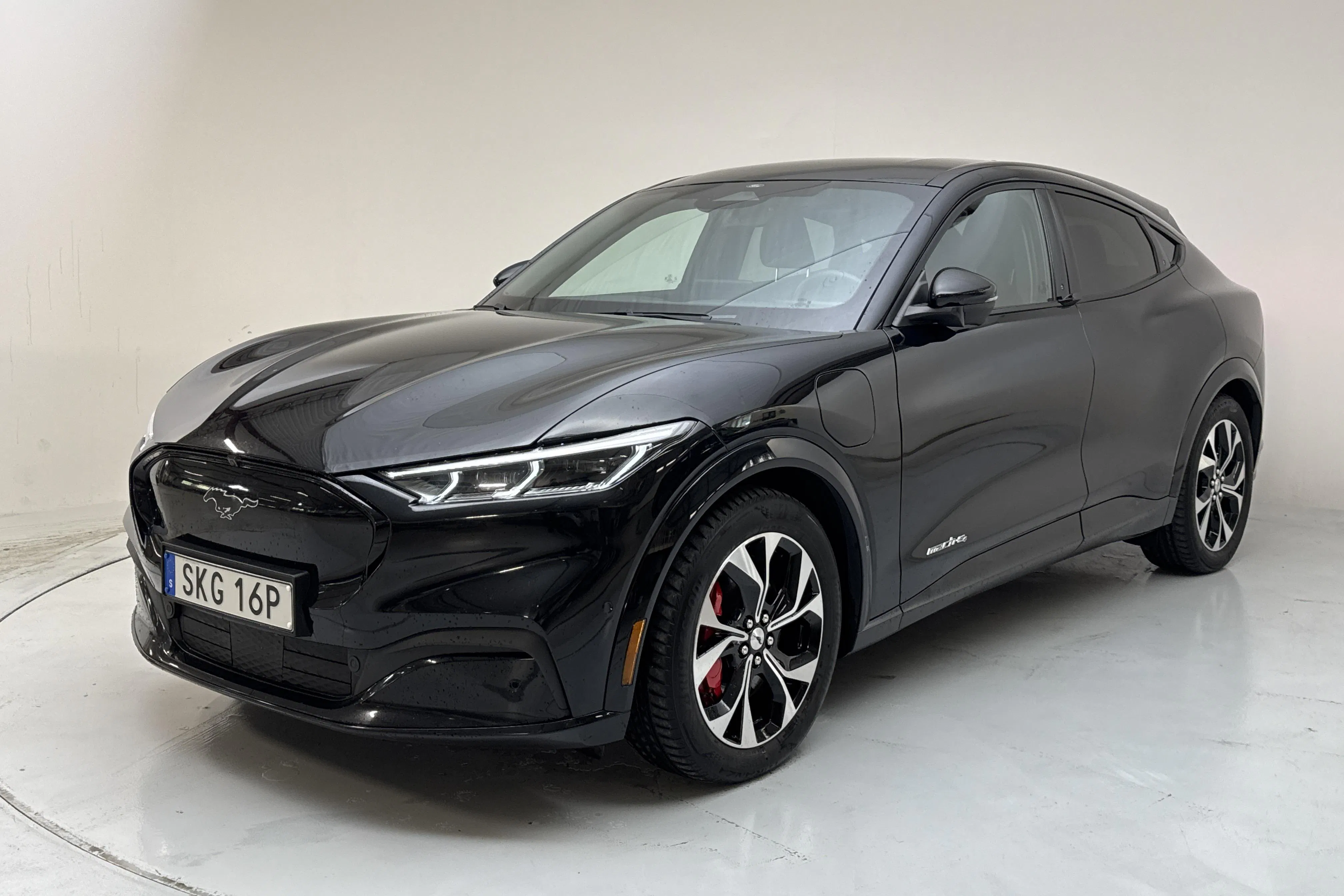 Ford Mustang Mach-E 70kWh AWD (269hk)