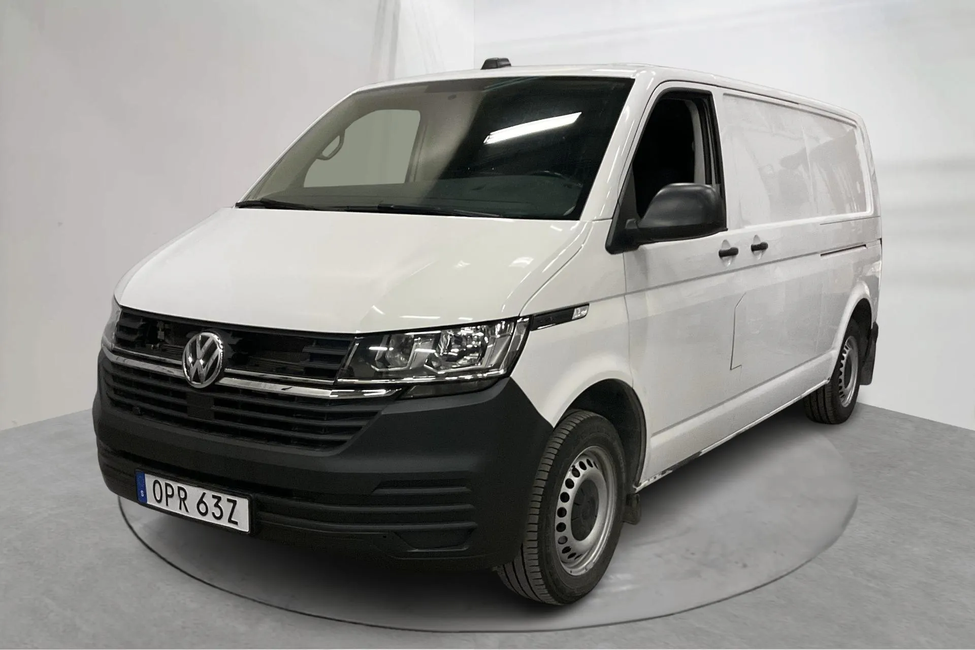 Presentationsfoto 1 av 18: VW Transporter T6.1 Skåp TDI (110hk) - 17 327 mil - Manuell - vit - 2020