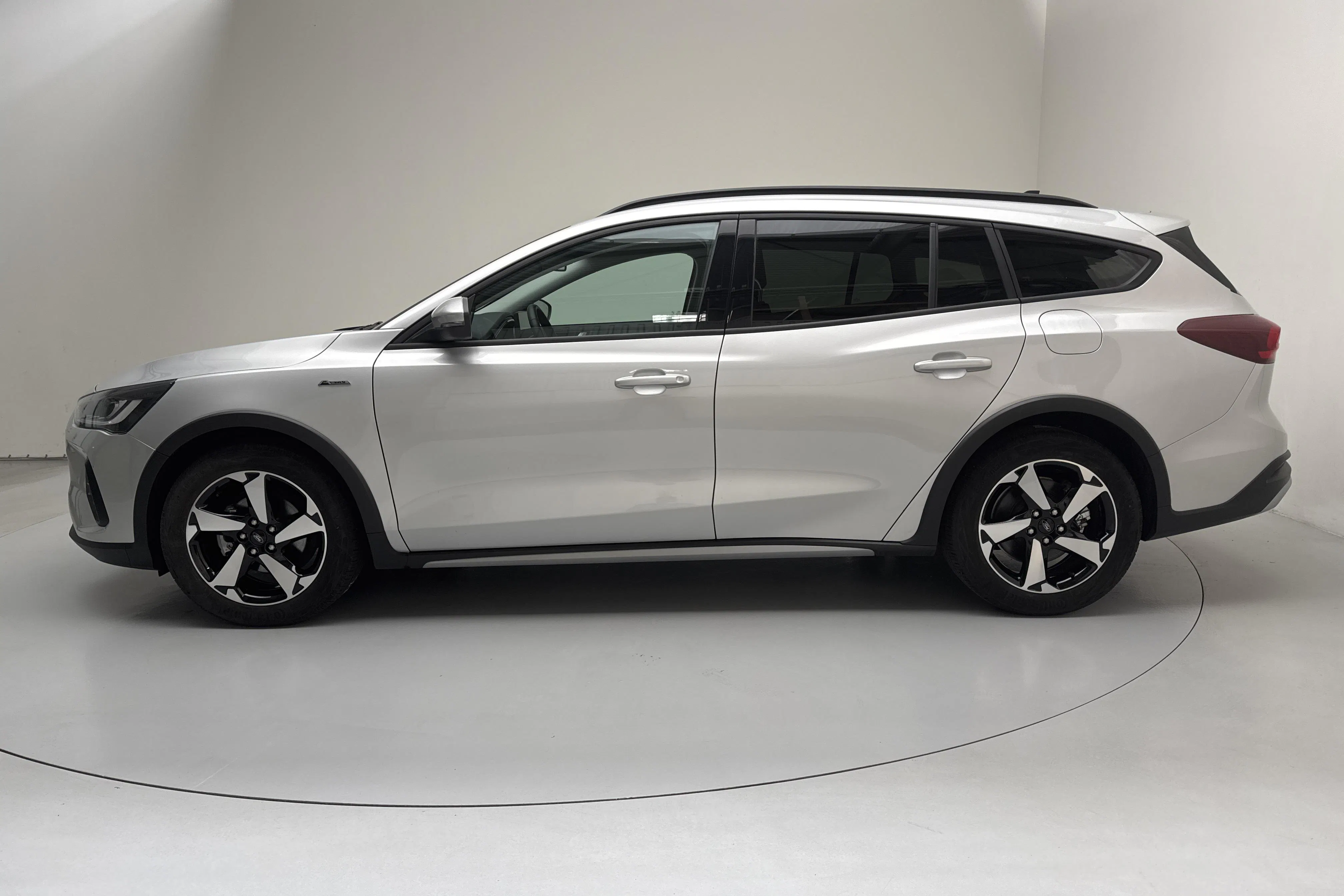 Presentationsfoto 2 av 15: Ford Focus Active 1.0T EcoBoost E85 MHEV (125hk) - 1 415 mil - Automat - grå - 2024