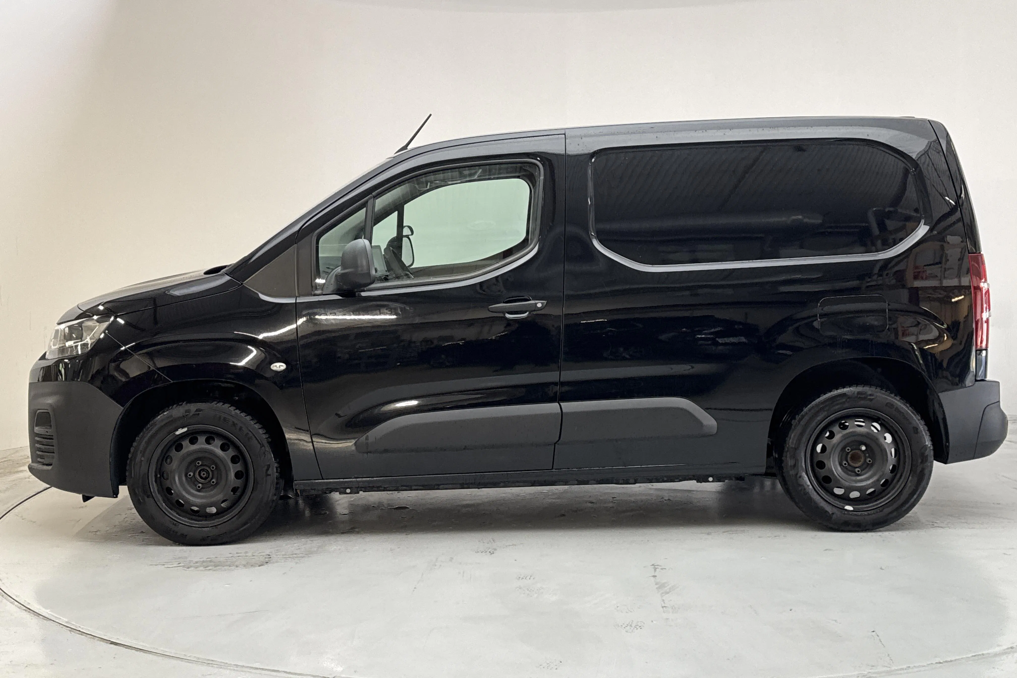 Presentationsfoto 2 av 10: Citroën Berlingo 1.5 BlueHDi Skåp (130hk) - 15 736 mil - Automat - svart - 2019
