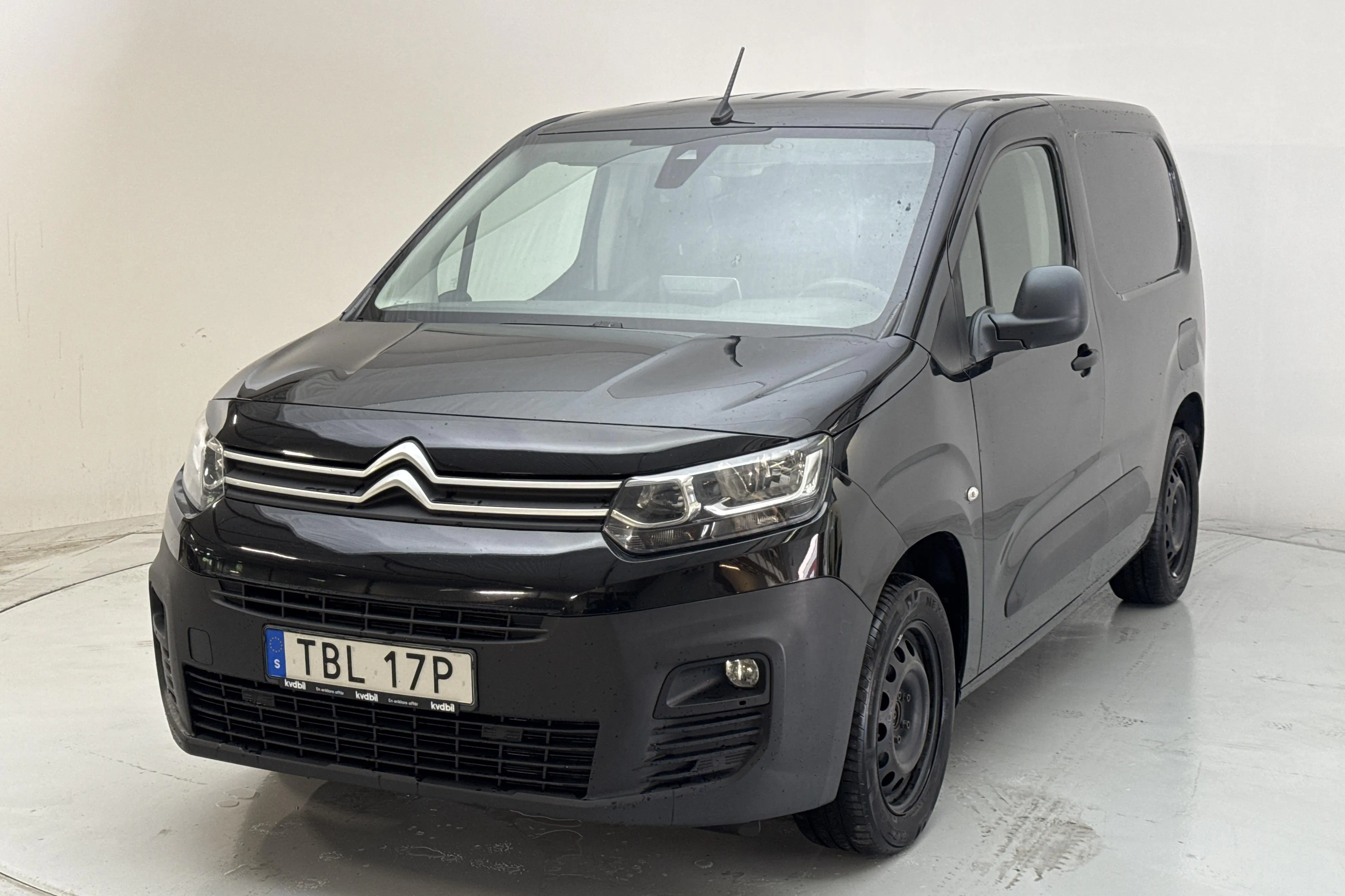 Presentationsfoto 1 av 10: Citroën Berlingo 1.5 BlueHDi Skåp (130hk) - 15 736 mil - Automat - svart - 2019