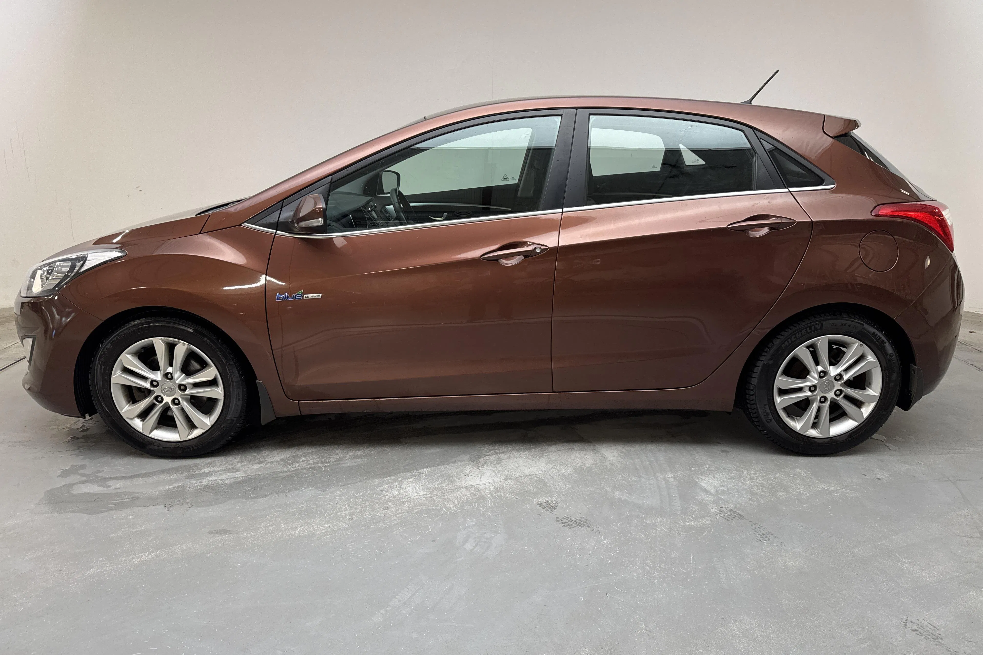 Presentation photo 2 of 11: Hyundai i30 1.6 MPI (120hk) - 167 730 km - Manual - brown - 2013