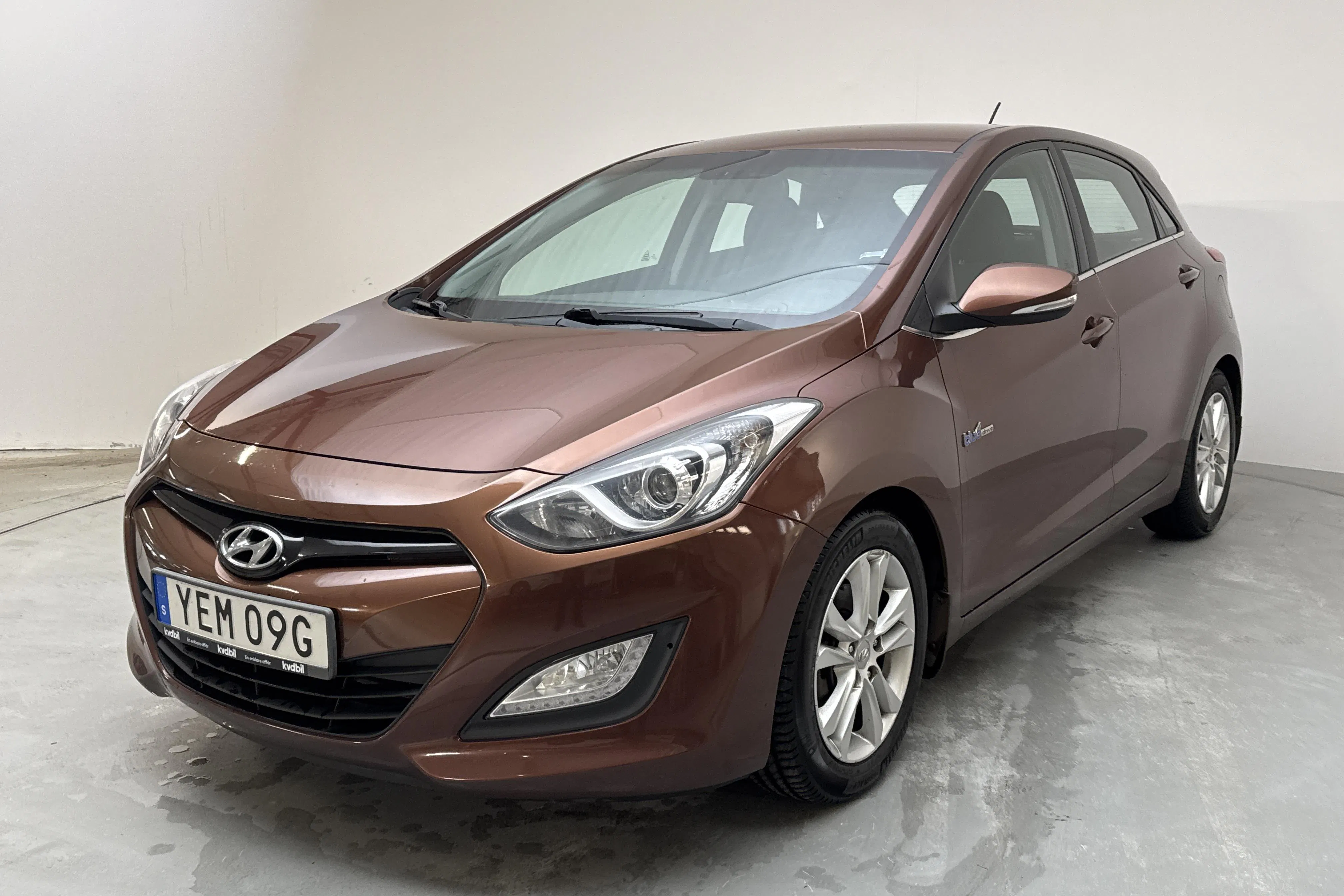 Presentation photo 1 of 11: Hyundai i30 1.6 MPI (120hk) - 167 730 km - Manual - brown - 2013