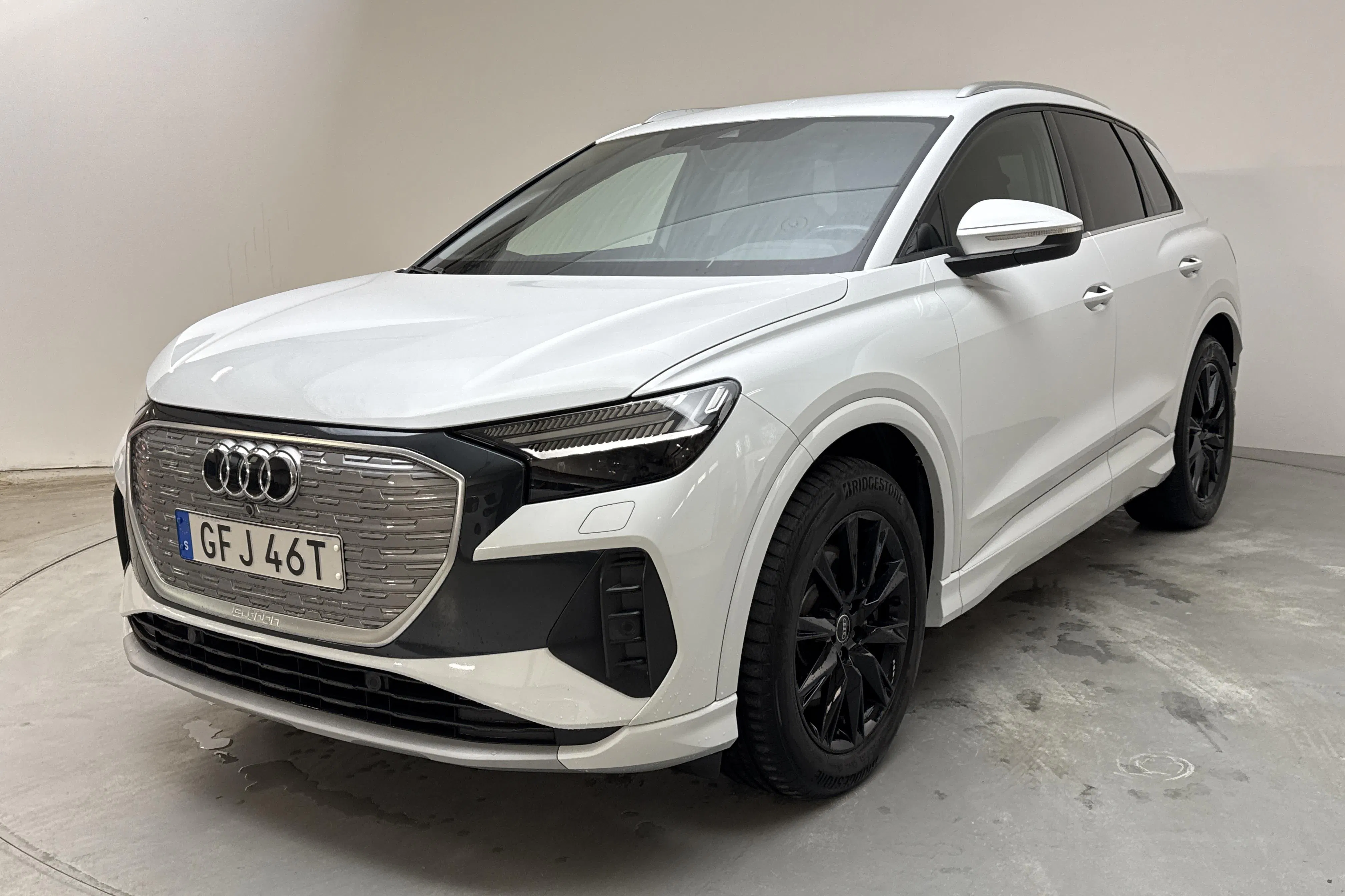 Presentationsfoto 1 av 16: Audi Q4 40 e-tron 77kWh (204hk) - 4 232 mil - Automat - vit - 2024