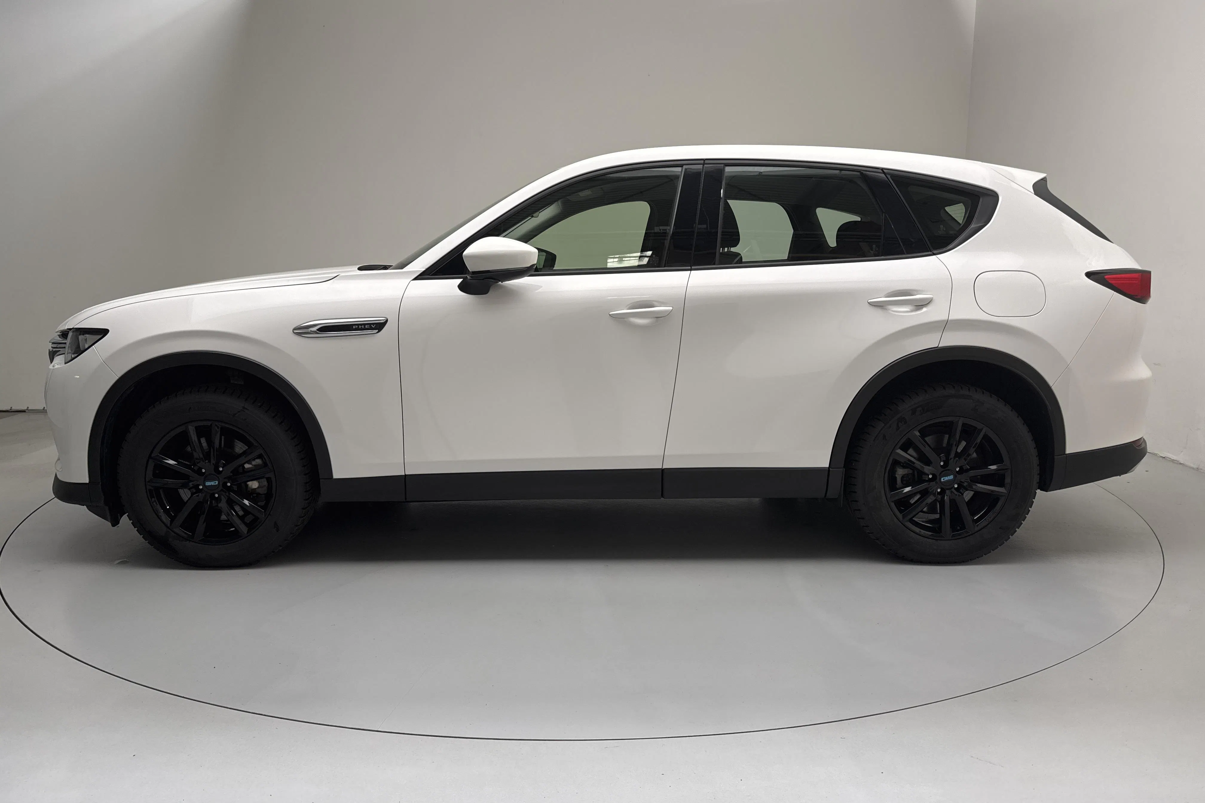 Presentationsfoto 2 av 18: Mazda CX-60 e-Skyactiv PHEV AWD (327hk) - 5 477 mil - Automat - vit - 2022