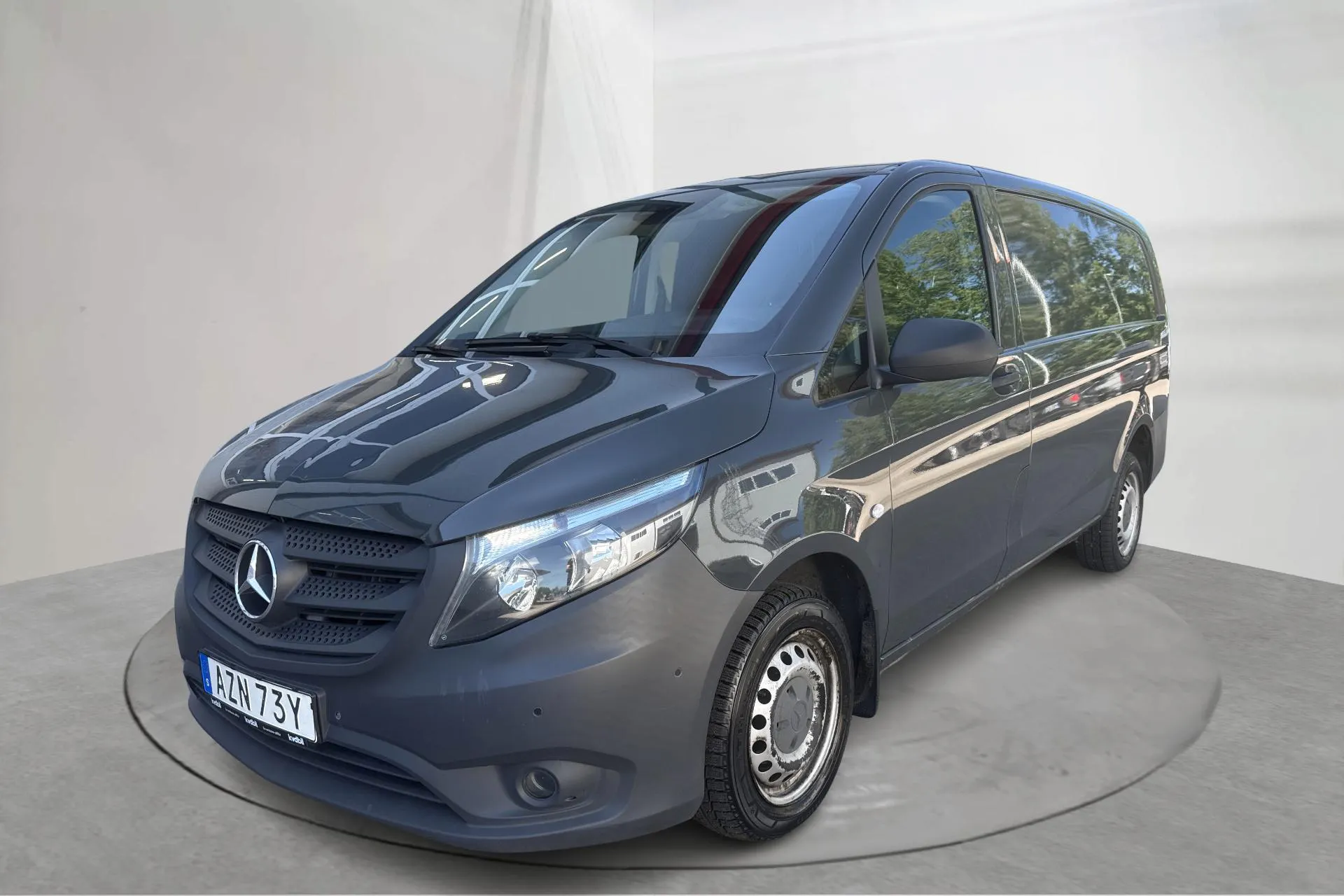 Presentationsfoto 1 av 15: Mercedes Vito 116 CDI W640 (163hk) - 16 554 mil - Automat - Dark Grey - 2019