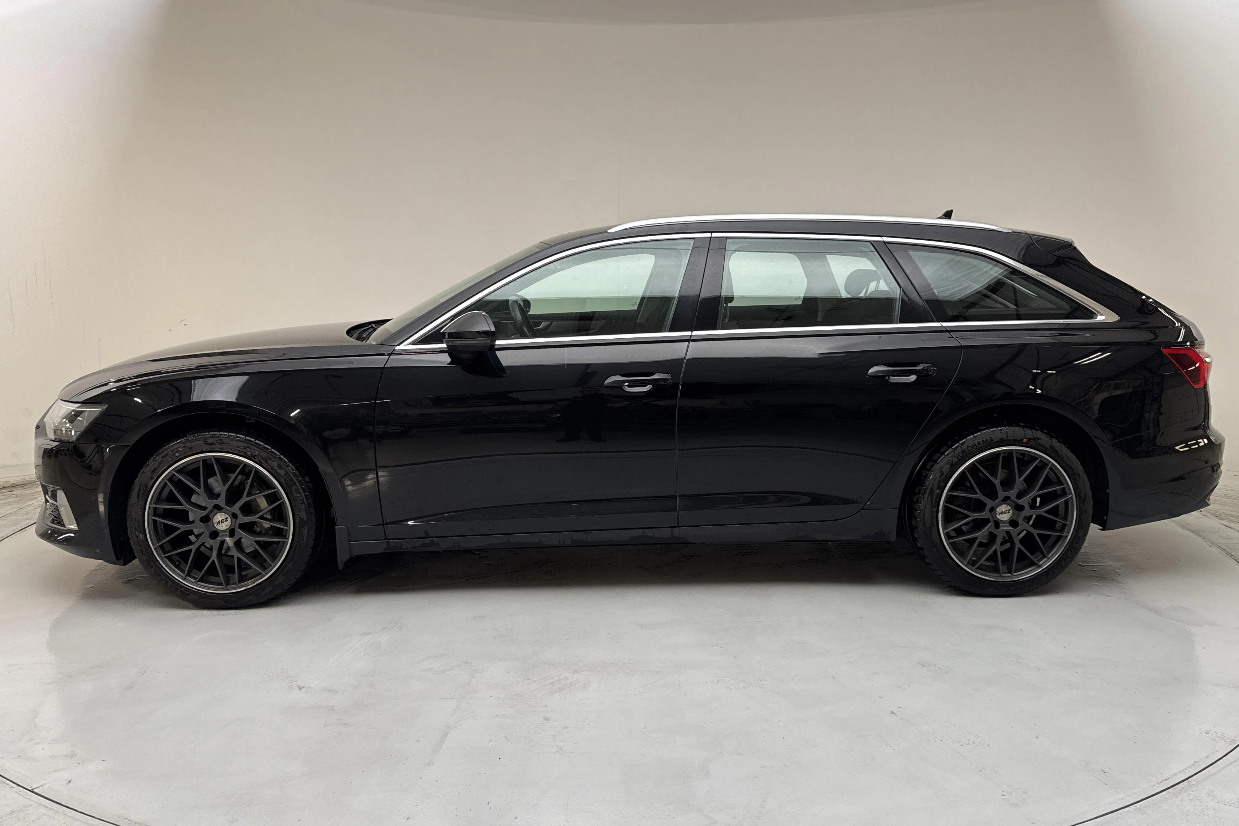 Presentationsfoto 2 av 15: Audi A6 Avant 40 TDI quattro (204hk) - 17 761 mil - Automat - svart - 2020