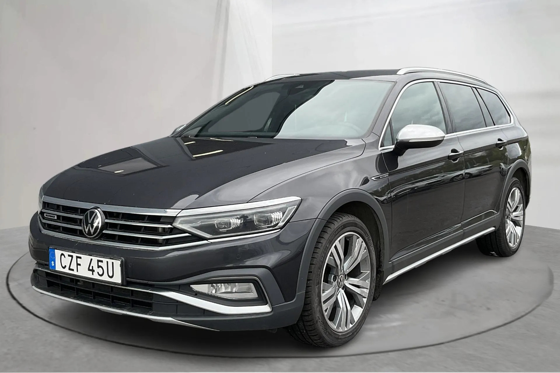 Presentationsfoto 1 av 18: VW Passat Alltrack 2.0 TDI Sportscombi 4Motion (200hk) - 18 610 mil - Automat - Dark Grey - 2021