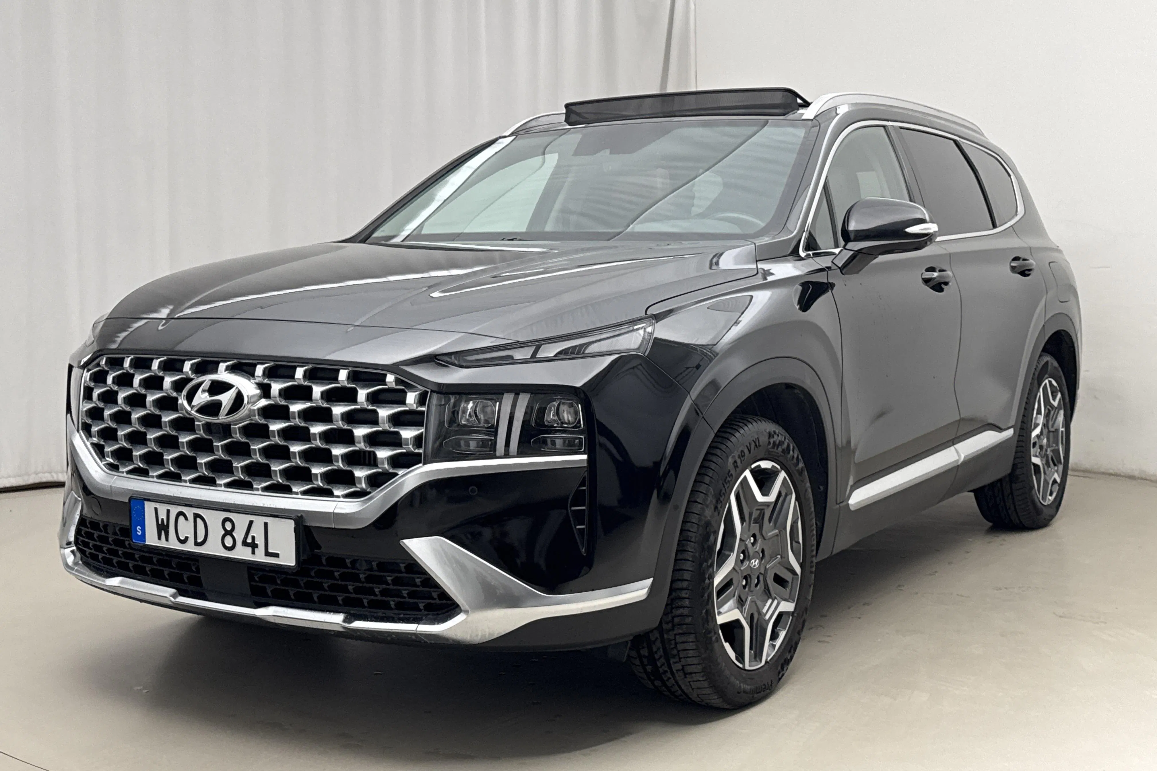 Presentationsfoto 1 av 25: Hyundai Santa Fé 1.6 T-GDi plug-in hybrid 4WD (265hk) - 10 316 mil - Automat - svart - 2023